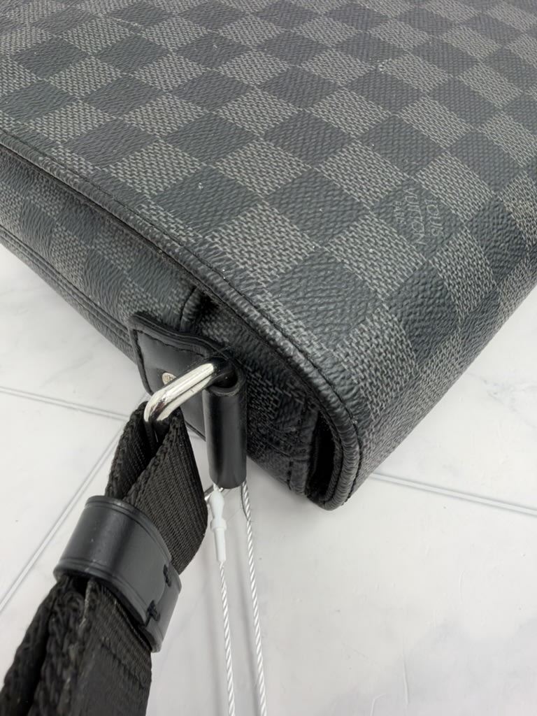 Louis Vuitton Damier Graphite District Messenger Bag PM