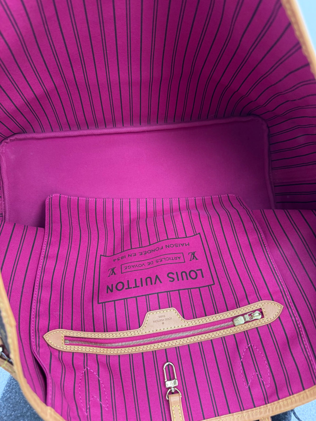 Louis Vuitton Monogram Neverfull Tote Bag GM 