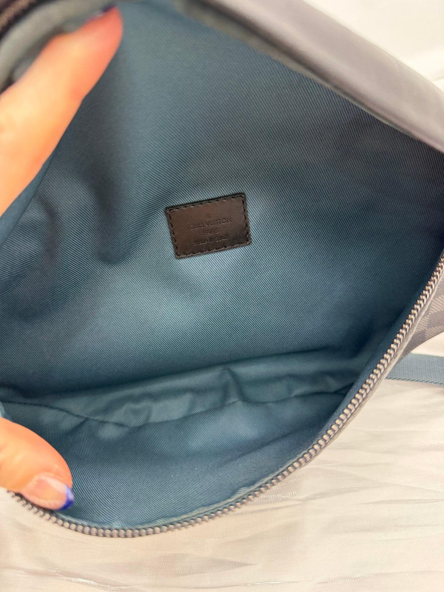 Louis Vuitton Damier Graphite Discovery Bumbag