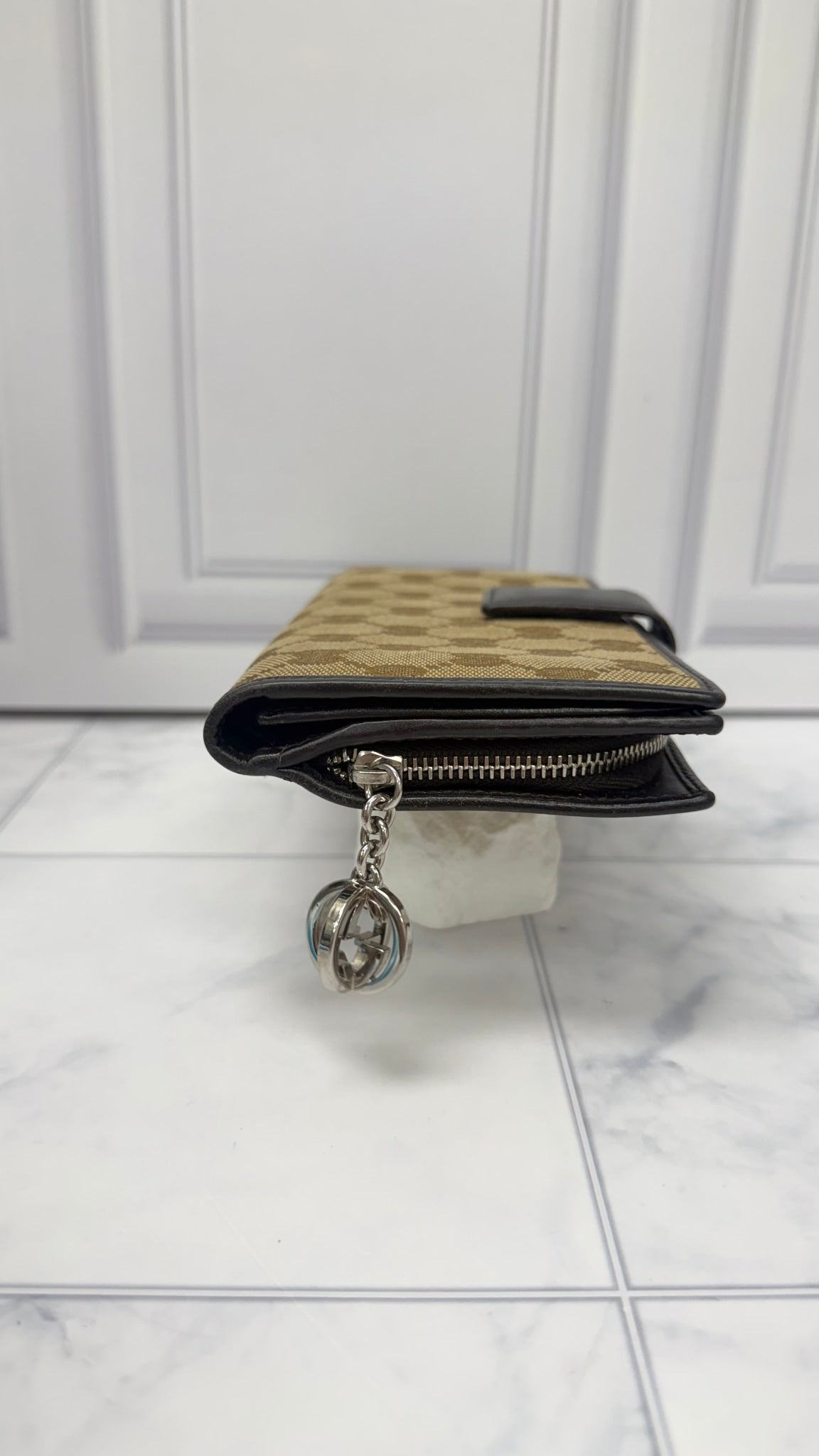 Gucci GG Supreme Canvas Zippy Wallet