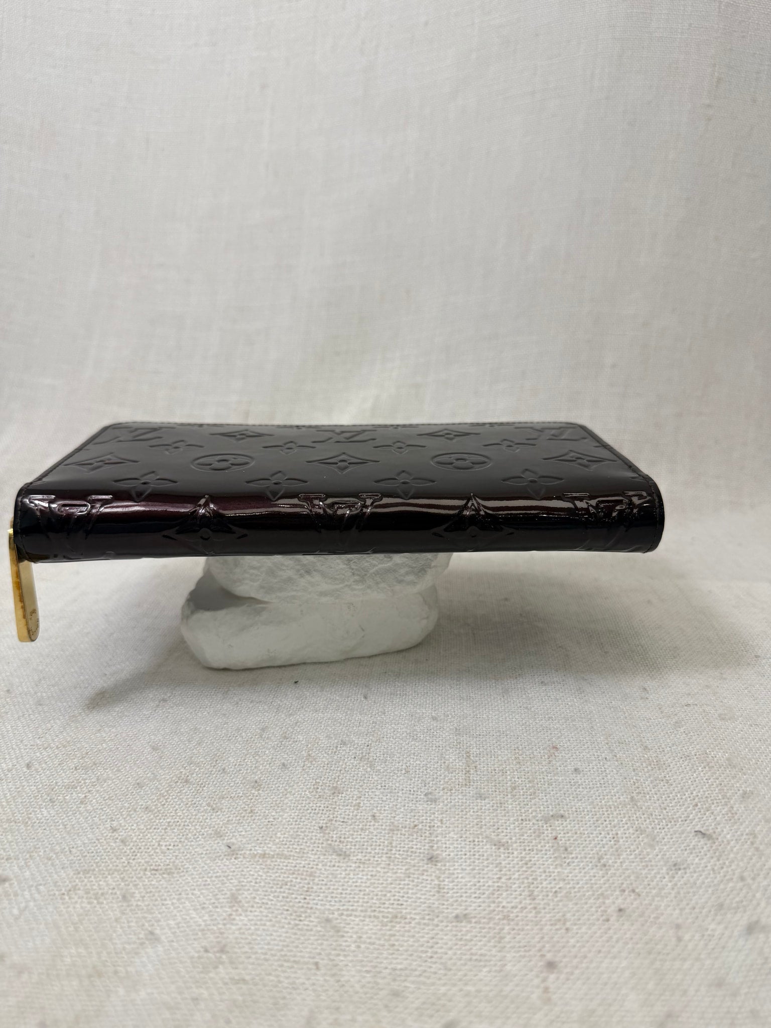 Louis Vuitton Amarante Vernis Leather Zippy Wallet 