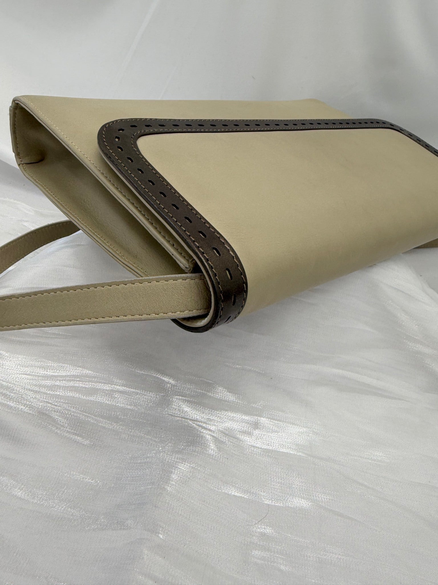 Salvatore Ferragamo Vintage Tan Leather Shoulder Bag