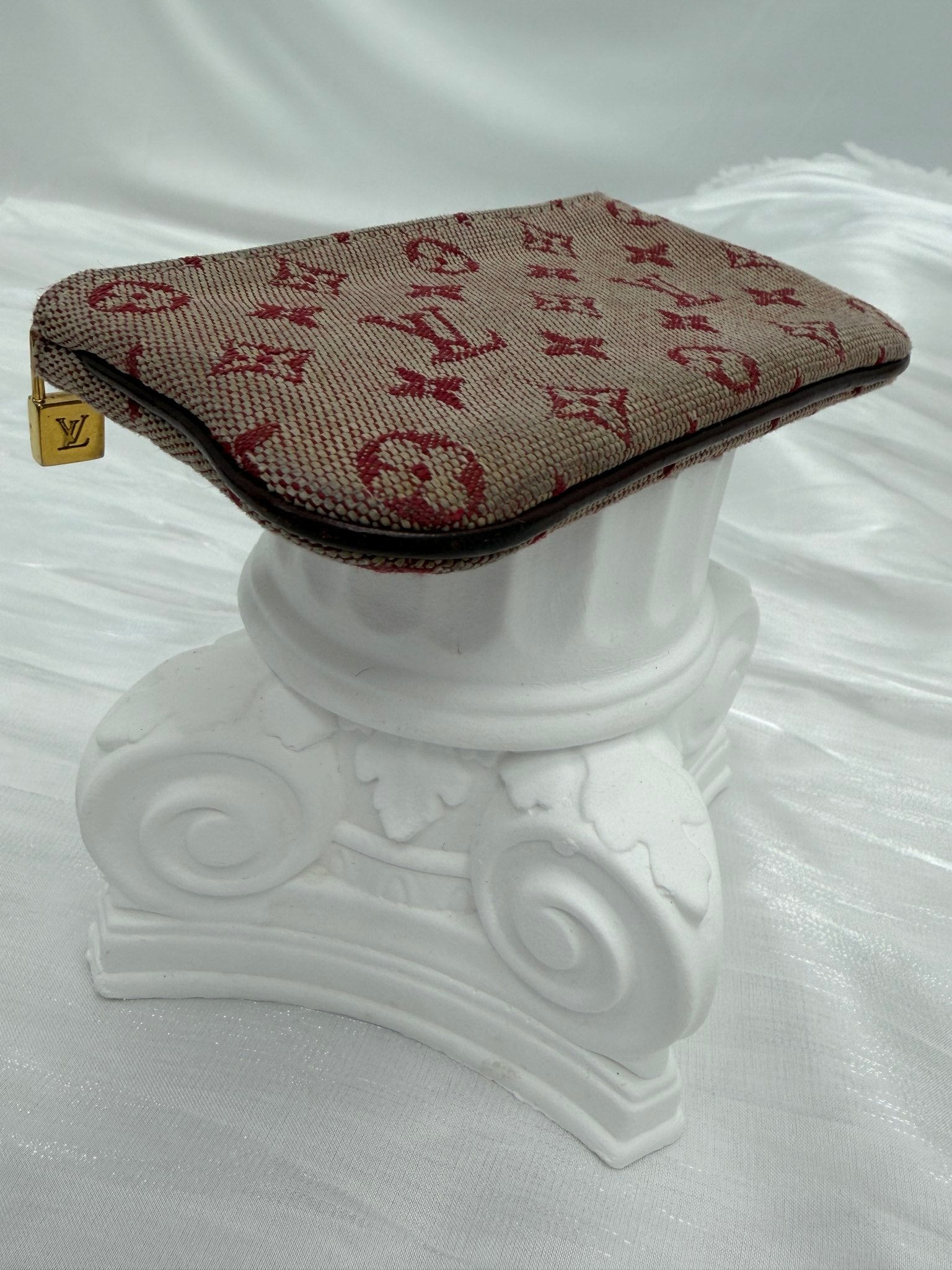 https://res.cloudinary.com/dyql5hig8/image/upload/v1760112351/wpqylohz0htailpuxdyf.jpg