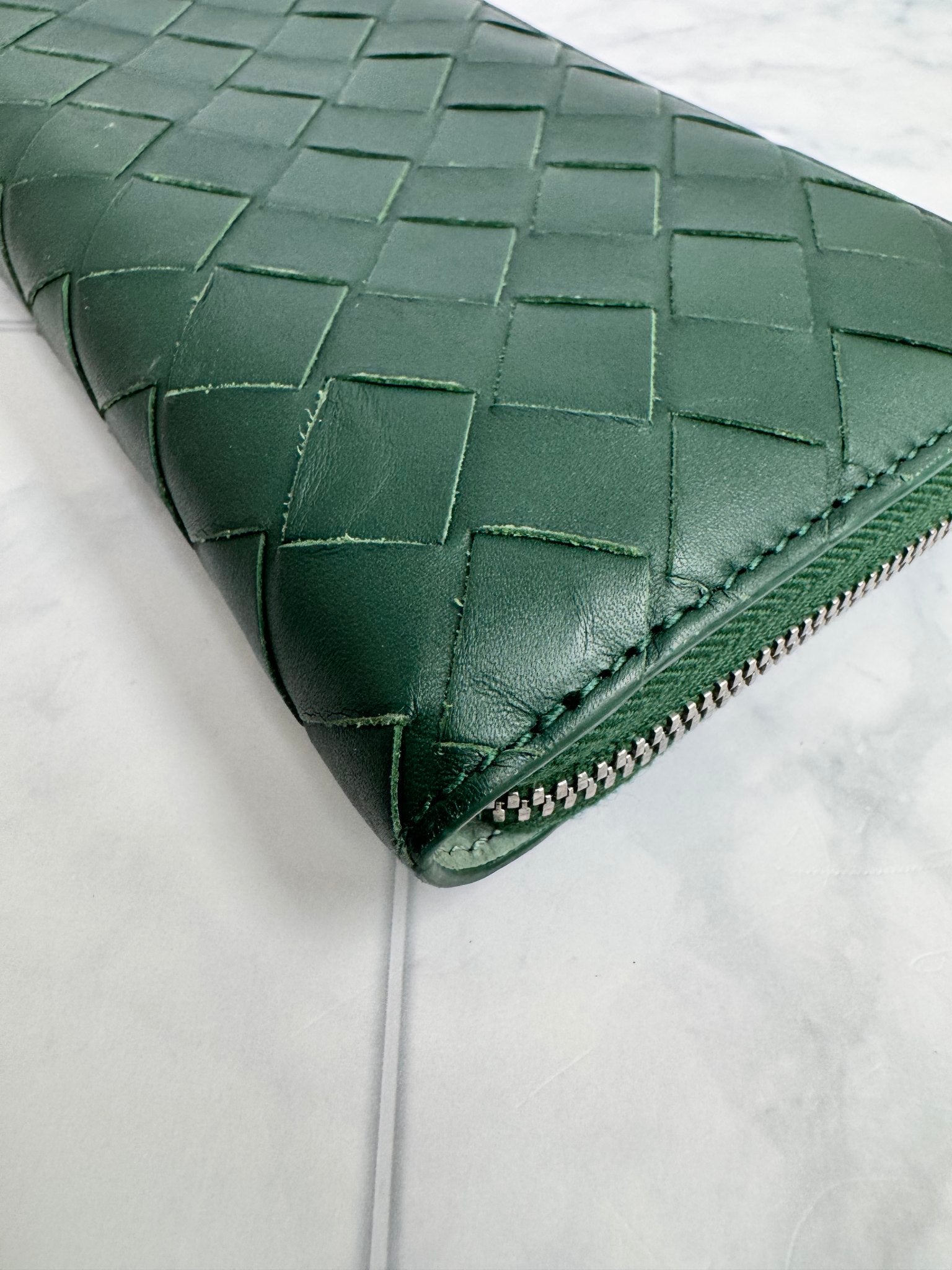 Bottega Veneta Green Intrecciato Leather Zippy Wallet