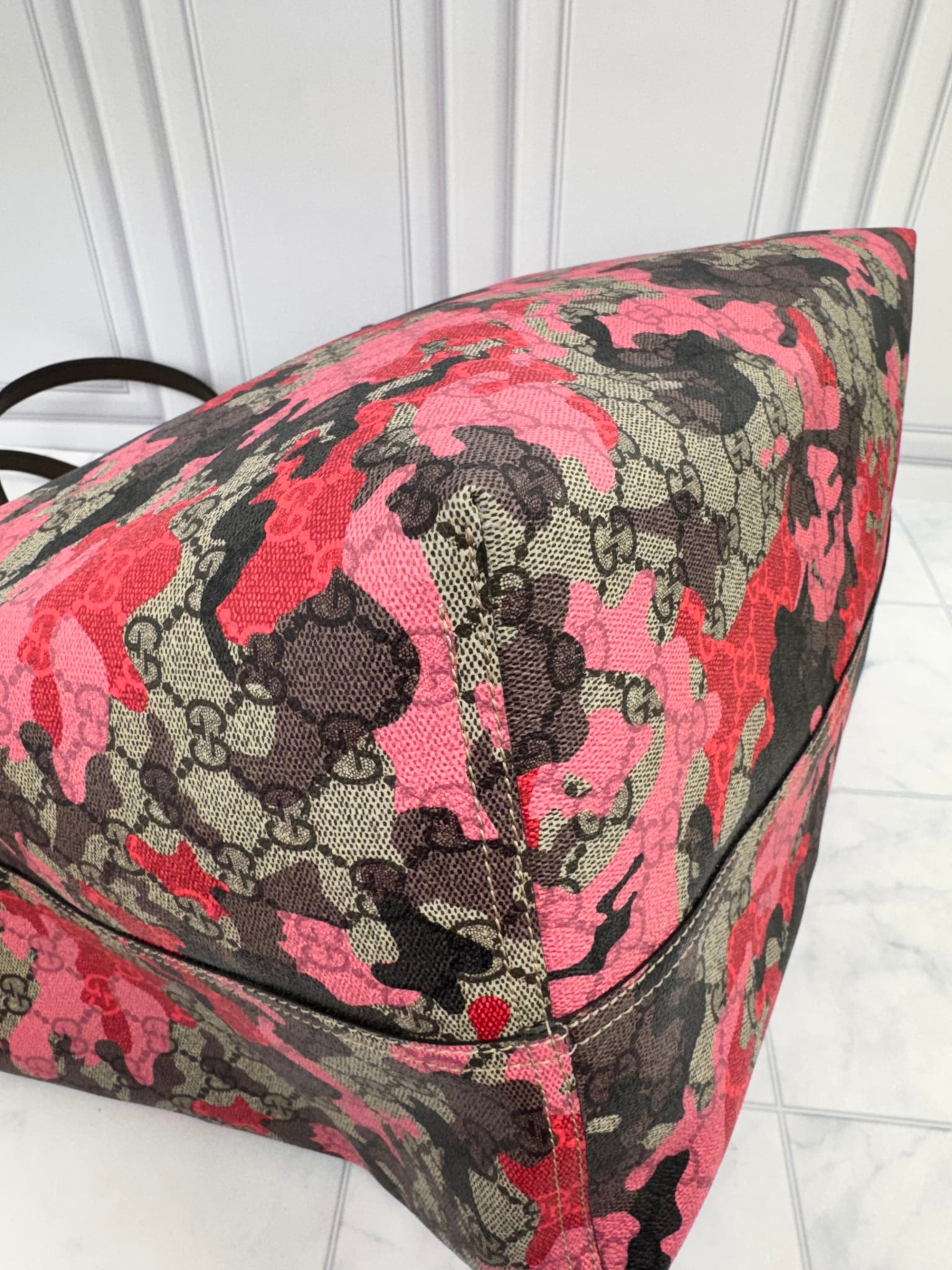 BRAND NEW - Gucci GG Supreme Pink Camouflage Large Tote Bag