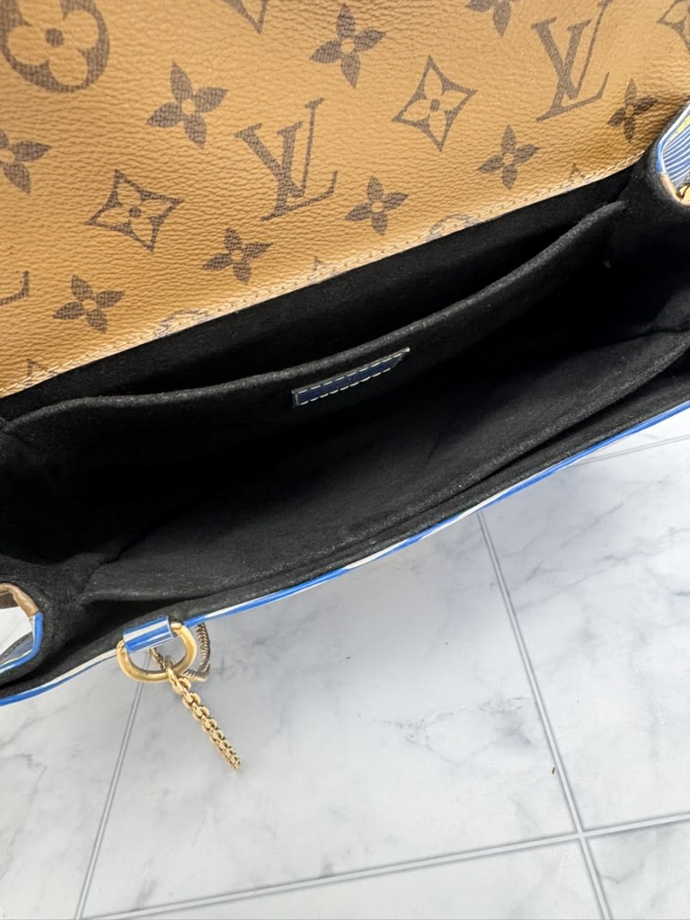 Louis Vuitton Blue Epi Pochette Métis MM