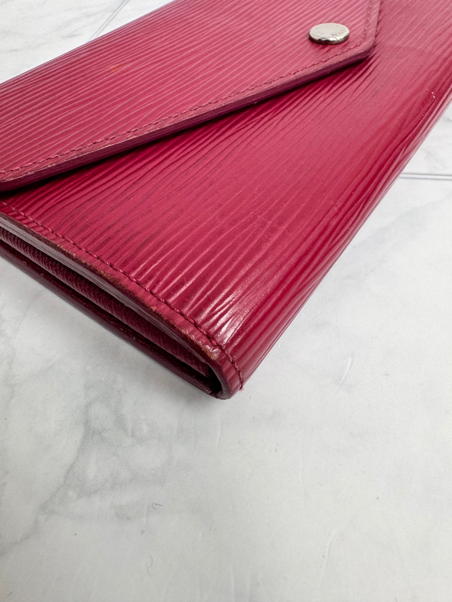 Louis Vuitton Fuchsia Epi Leather Sarah Long Wallet