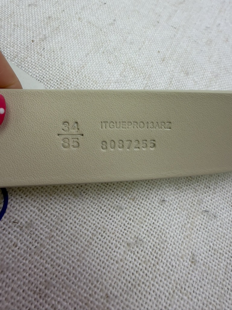 BRAND NEW- Burberry Ivory Pebbled Leather Belt Size 85/34