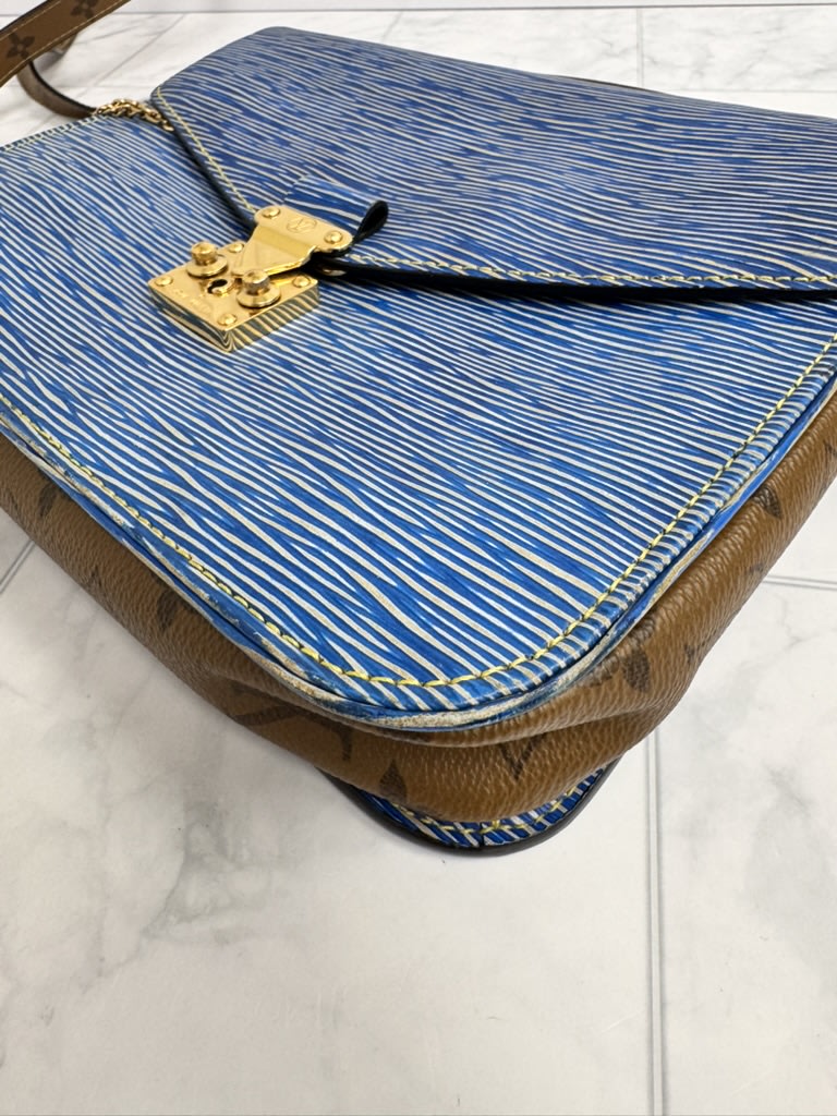 Louis Vuitton Blue Epi Pochette Métis MM