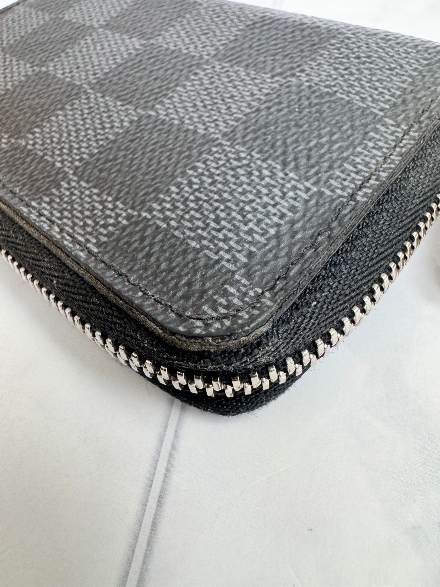 Louis Vuitton Damier Graphite Zippy Coin Purse