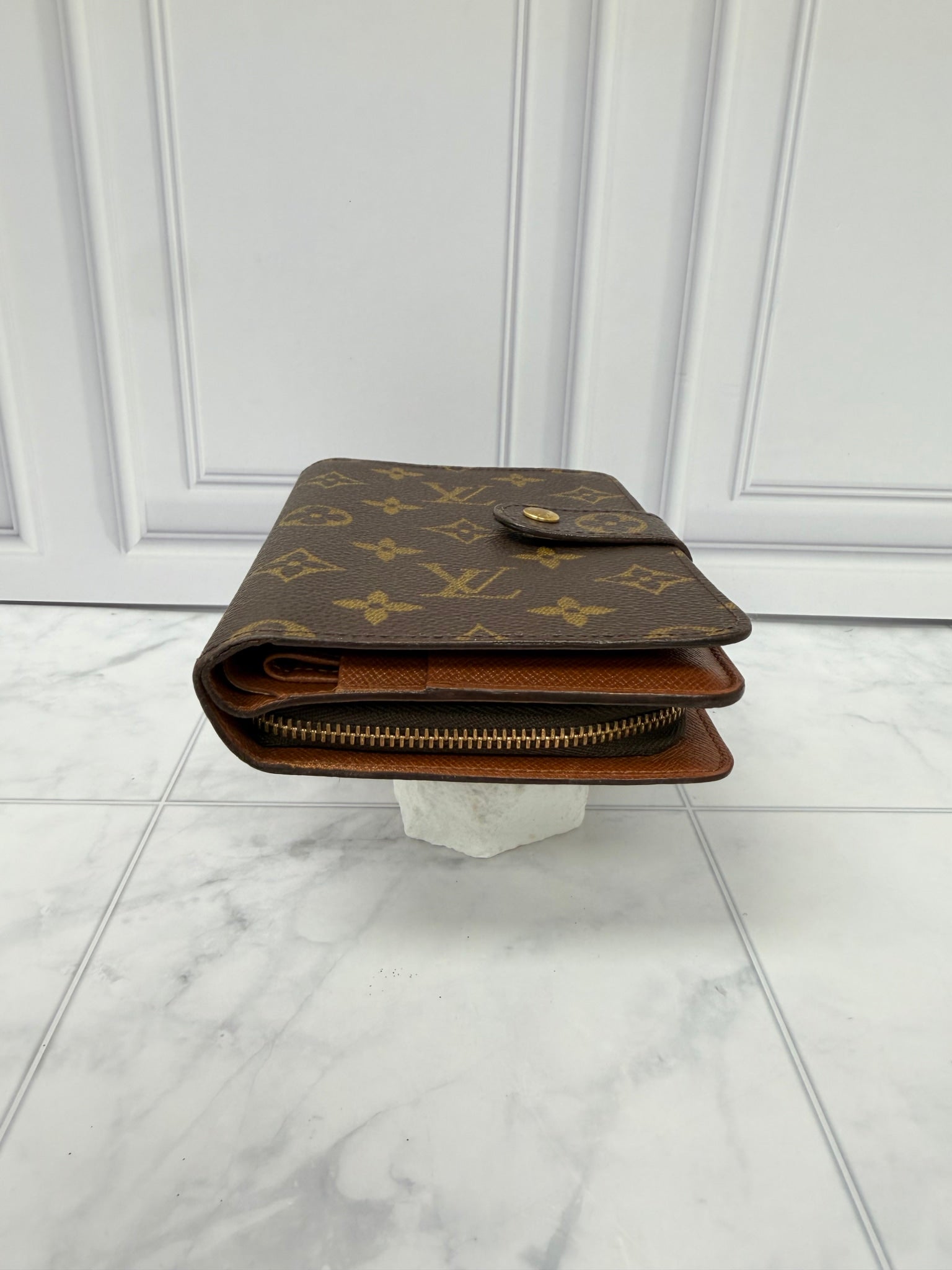 Louis Vuitton Monogram Porte Papier Bifold Zippy Wallet 