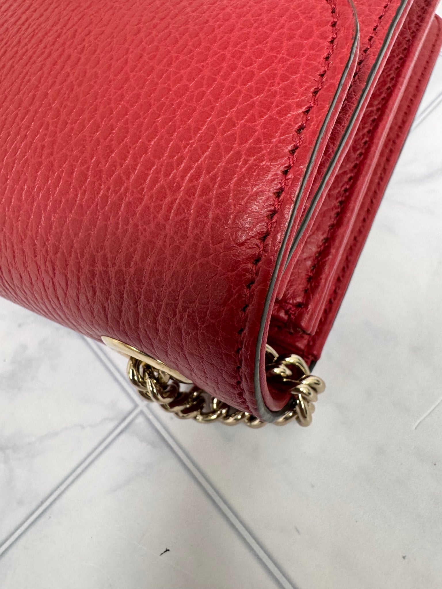 Gucci Red Pebbled Leather Interlocking G Small Chain Crossbody Bag