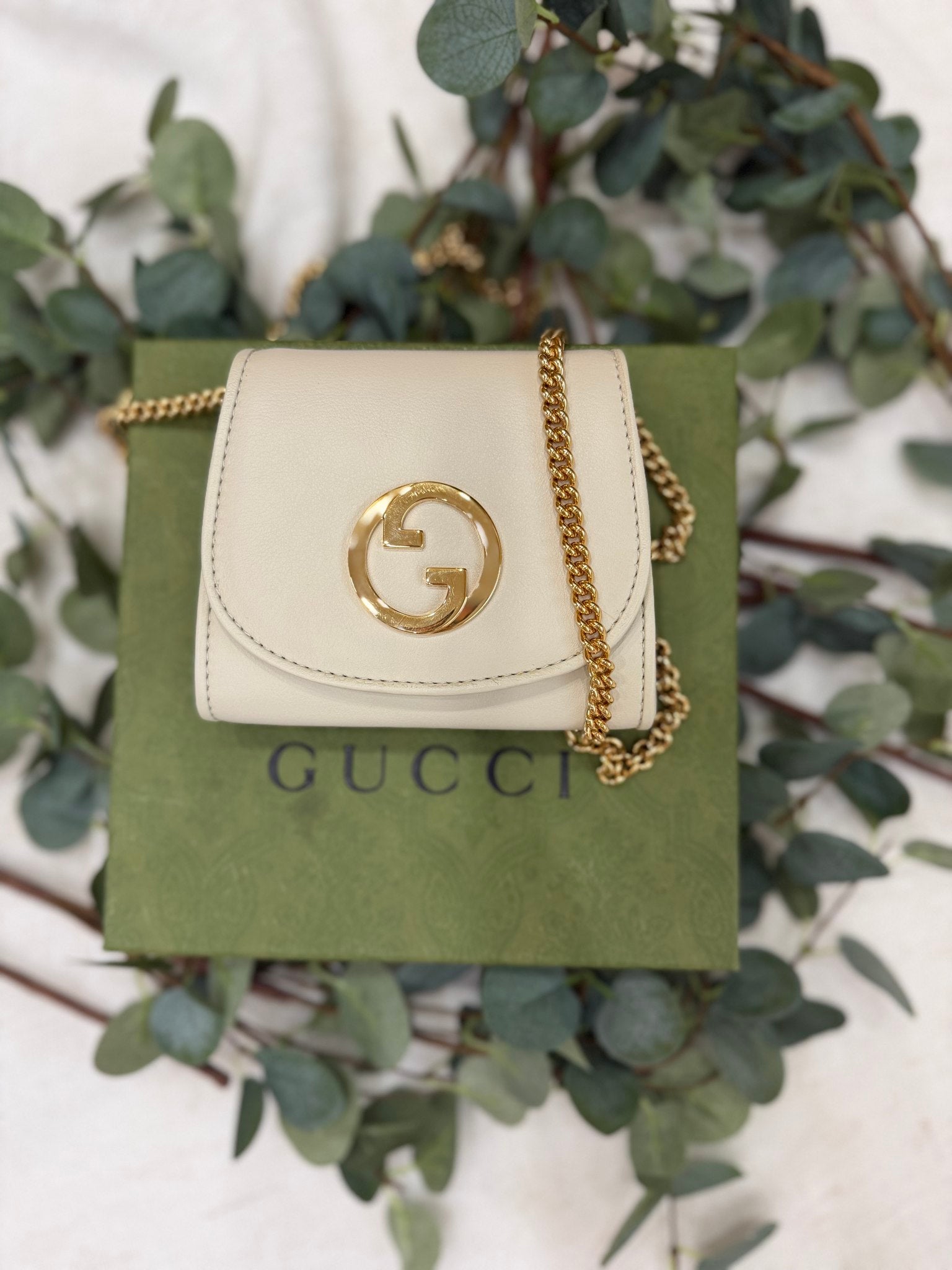 LIKE NEW- Gucci Cream Leather Blondie Wallet On Chain Bag