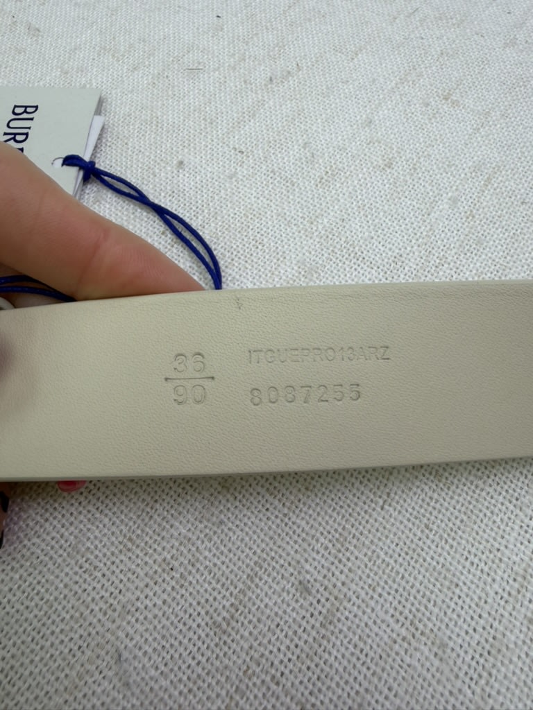 BRAND NEW- Burberry Ivory Pebbled Leather Belt Size 90/36