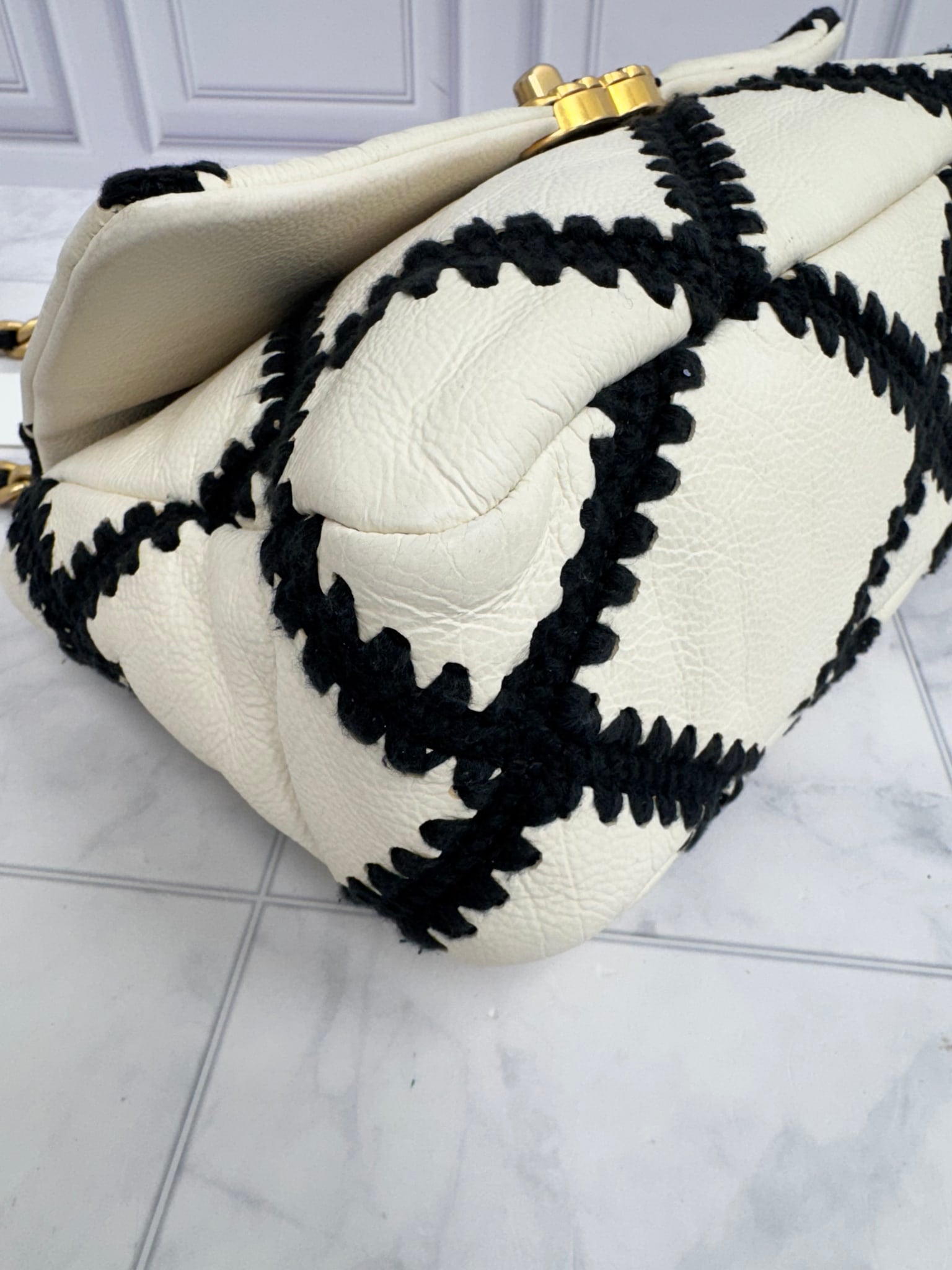  Chanel 19 White And Black Crochet Calfskin Medium Flap Bag 