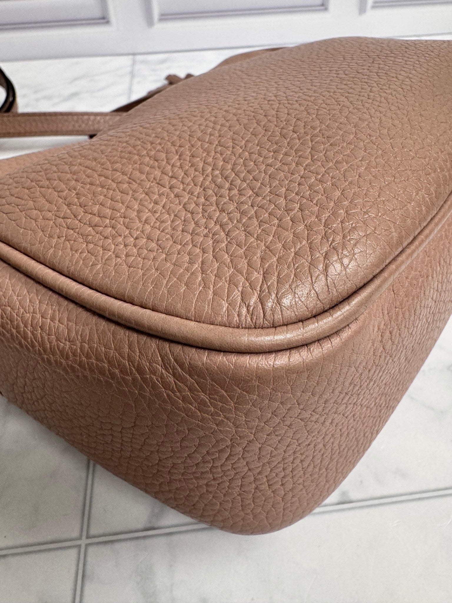 Gucci Light Pink Grained Leather Soho Disco Small Crossbody Bag
