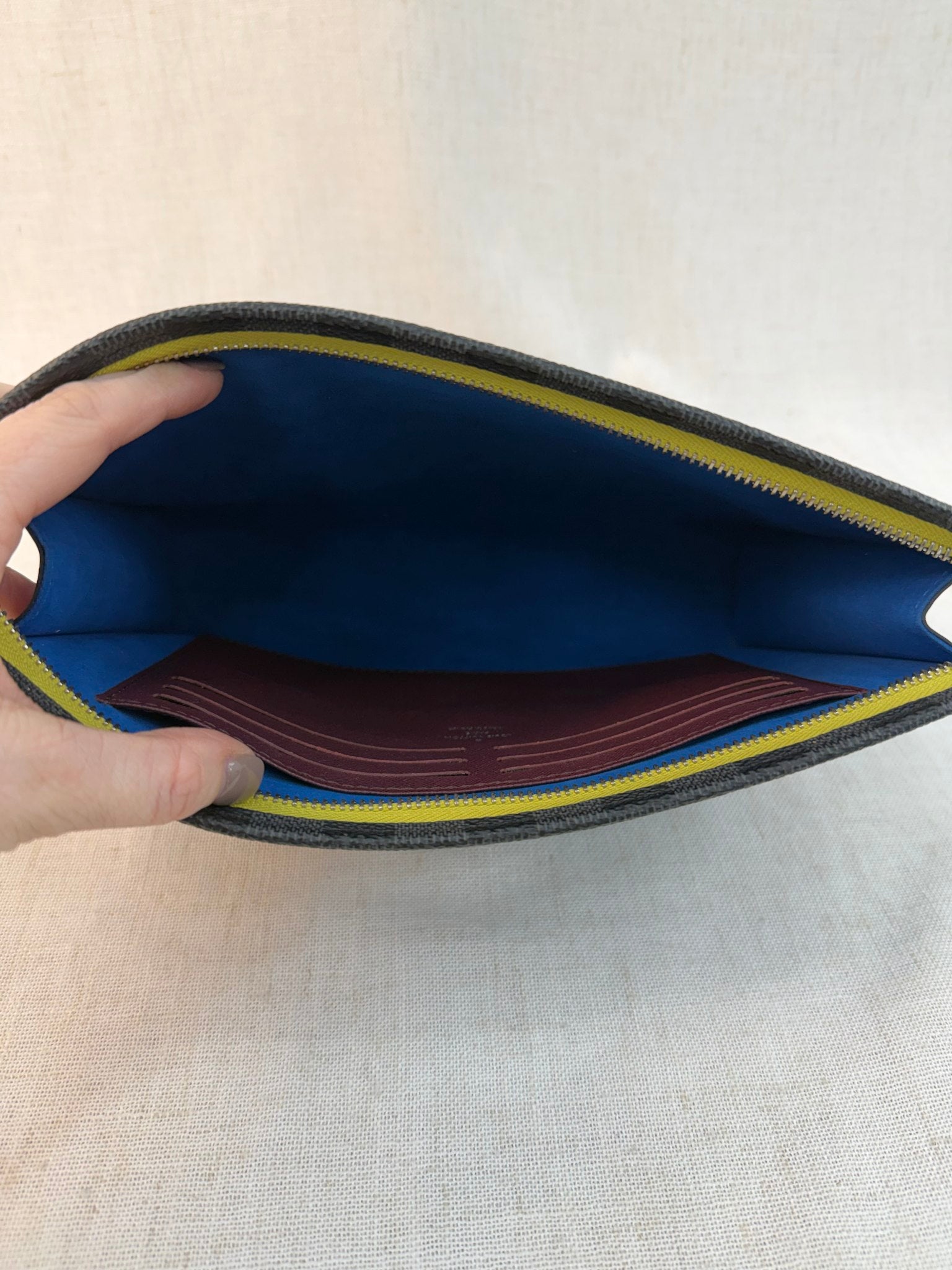 Louis Vuitton Navy Epi Water Ripple Discovery Pouch