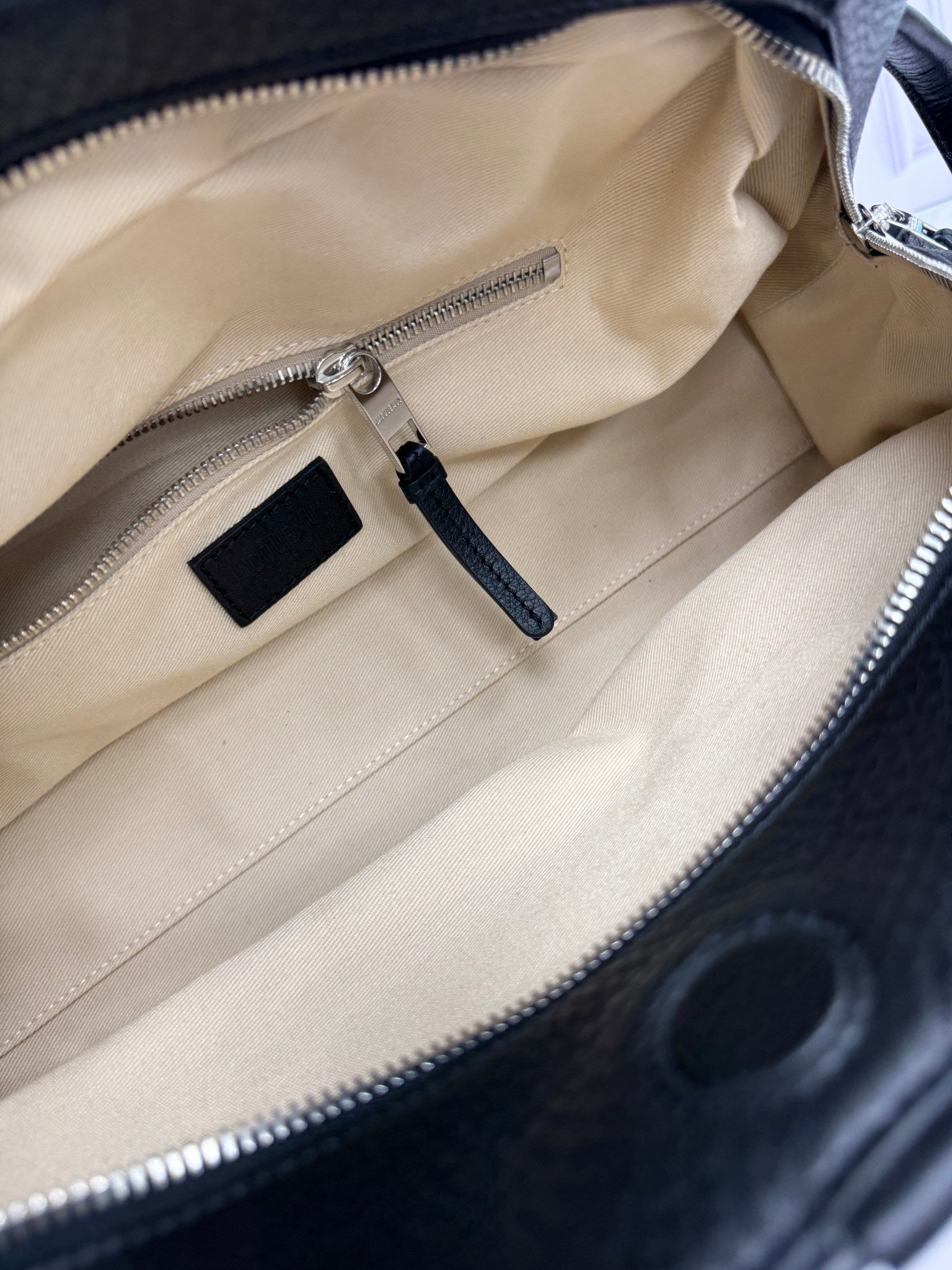 BRAND NEW - Jacquemus Black Grained Leather Le Turismo Shoulder Bag