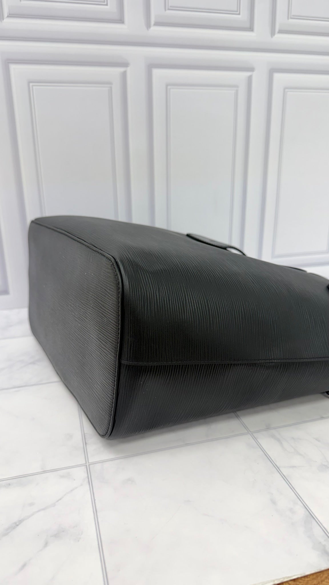 Louis Vuitton Black Epi Leather Neverfull MM Tote Bag 