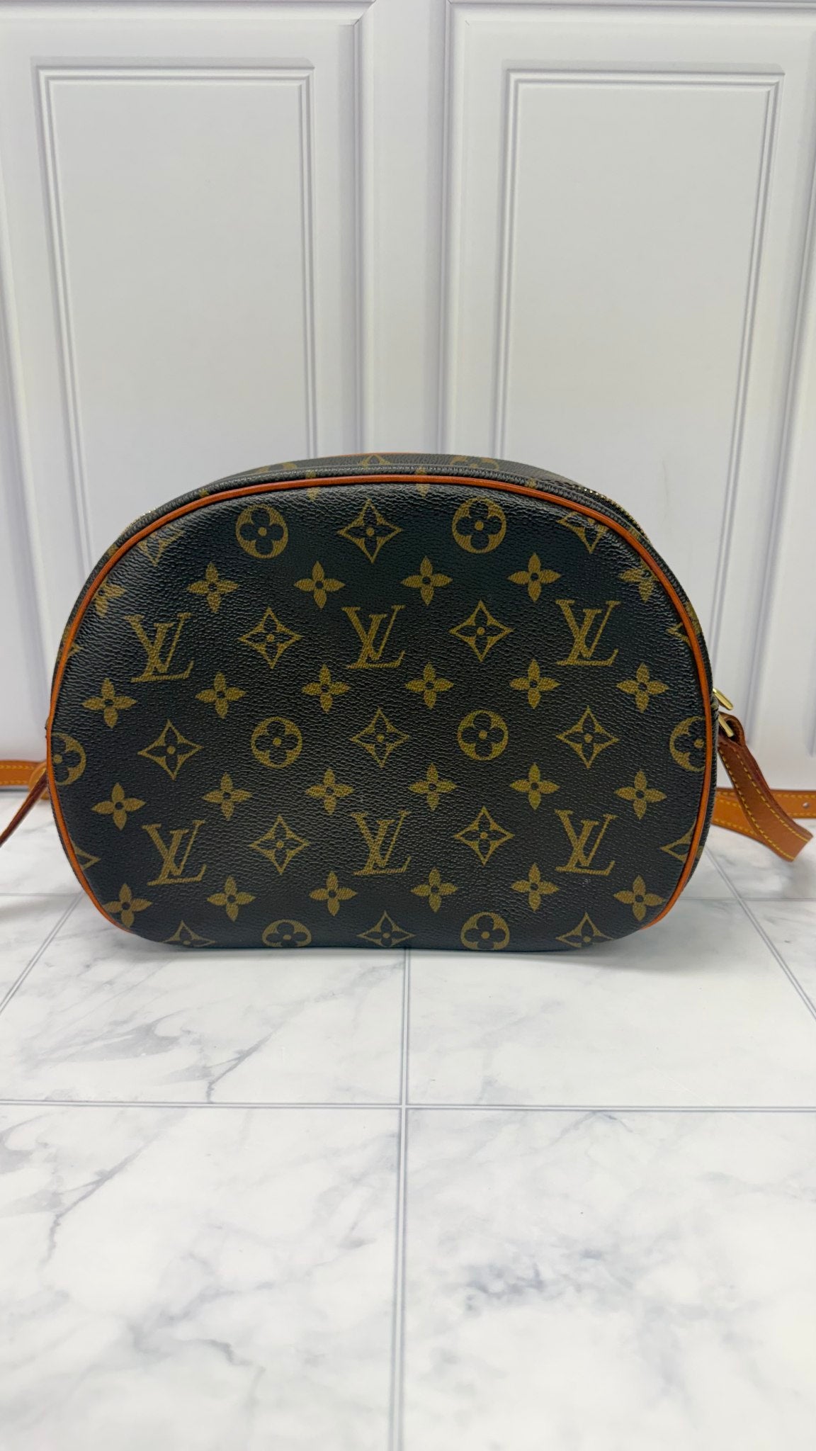LIKE NEW - Louis Vuitton Monogram Blois Crossbody Bag