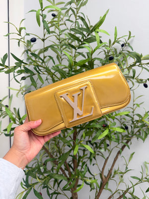 Louis Vuitton Gold Vernis Leather Sobe Clutch