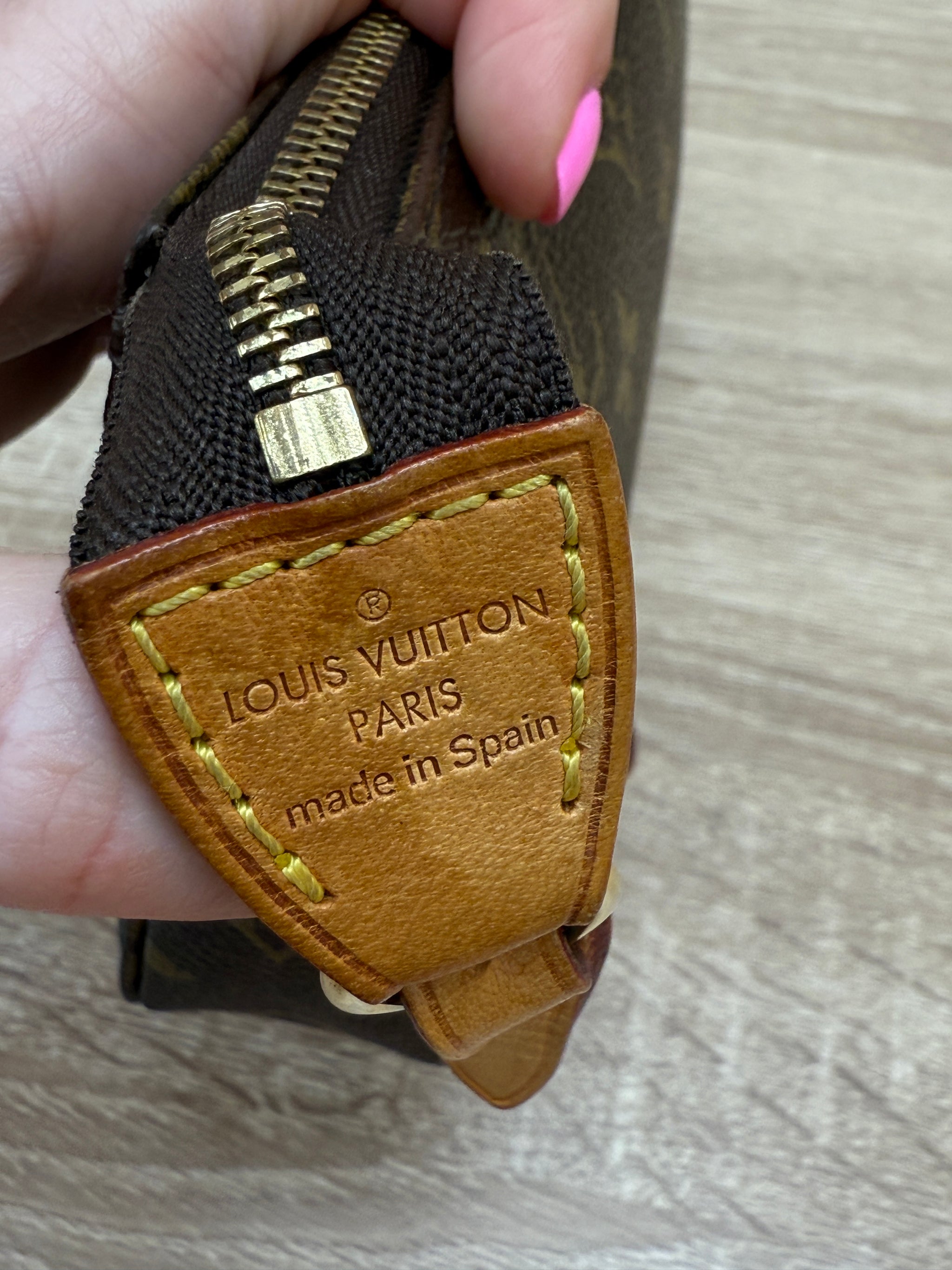 Louis Vuitton Monogram V Line Pochette Shoulder Bag