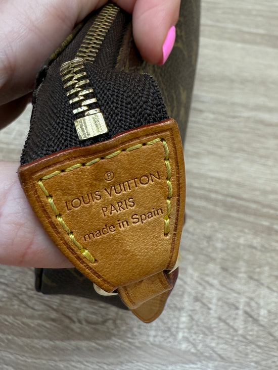 Louis Vuitton Monogram V Line Pochette Shoulder Bag