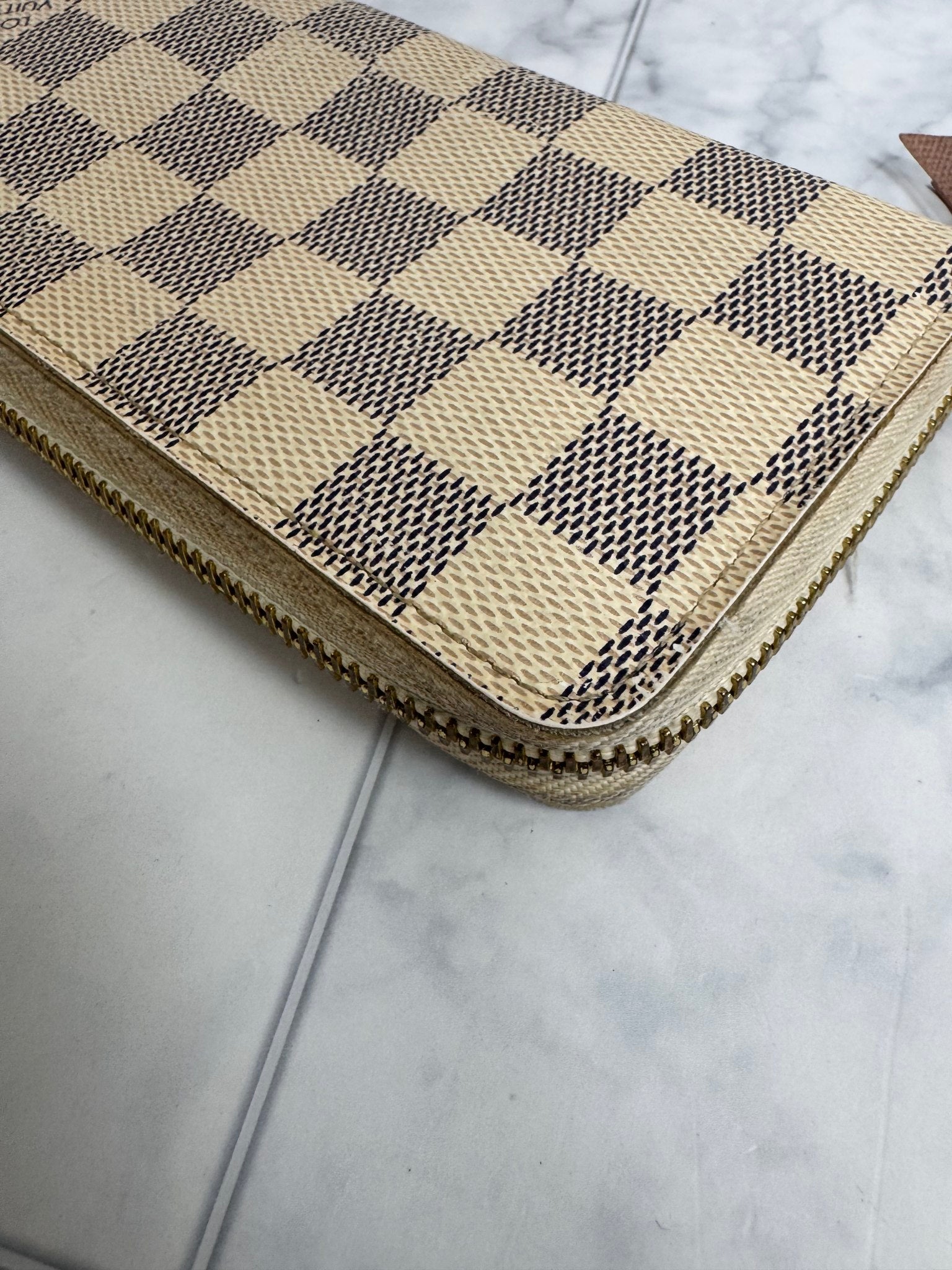 Louis Vuitton Damier Azur Zippy Wallet