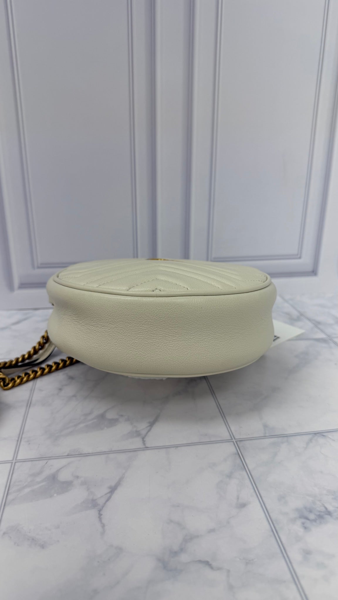 LIKE NEW - Gucci White Leather GG Marmont Round Crossbody Bag 