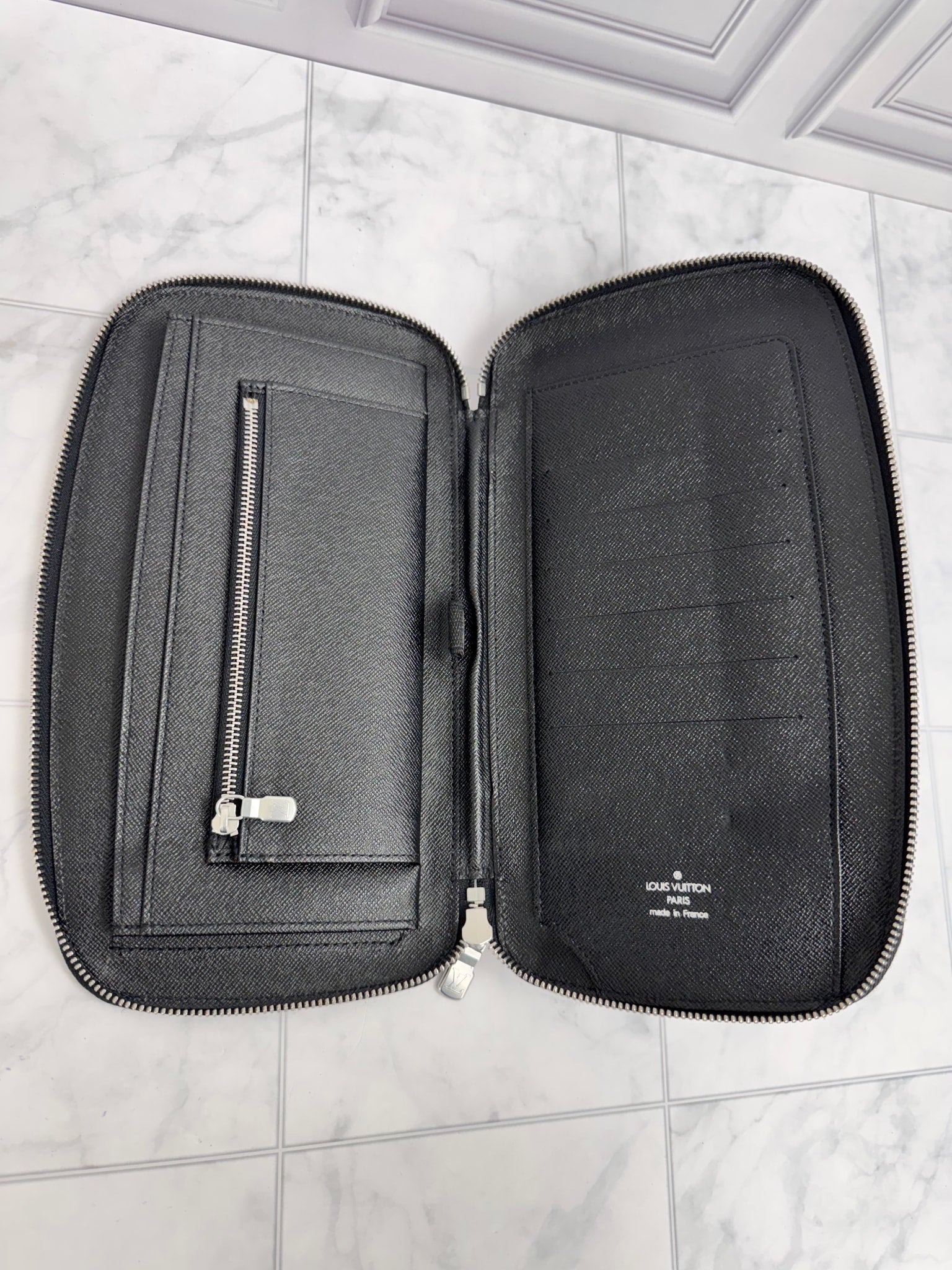 Louis Vuitton Black Taiga Leather Atoll Travel Organizer