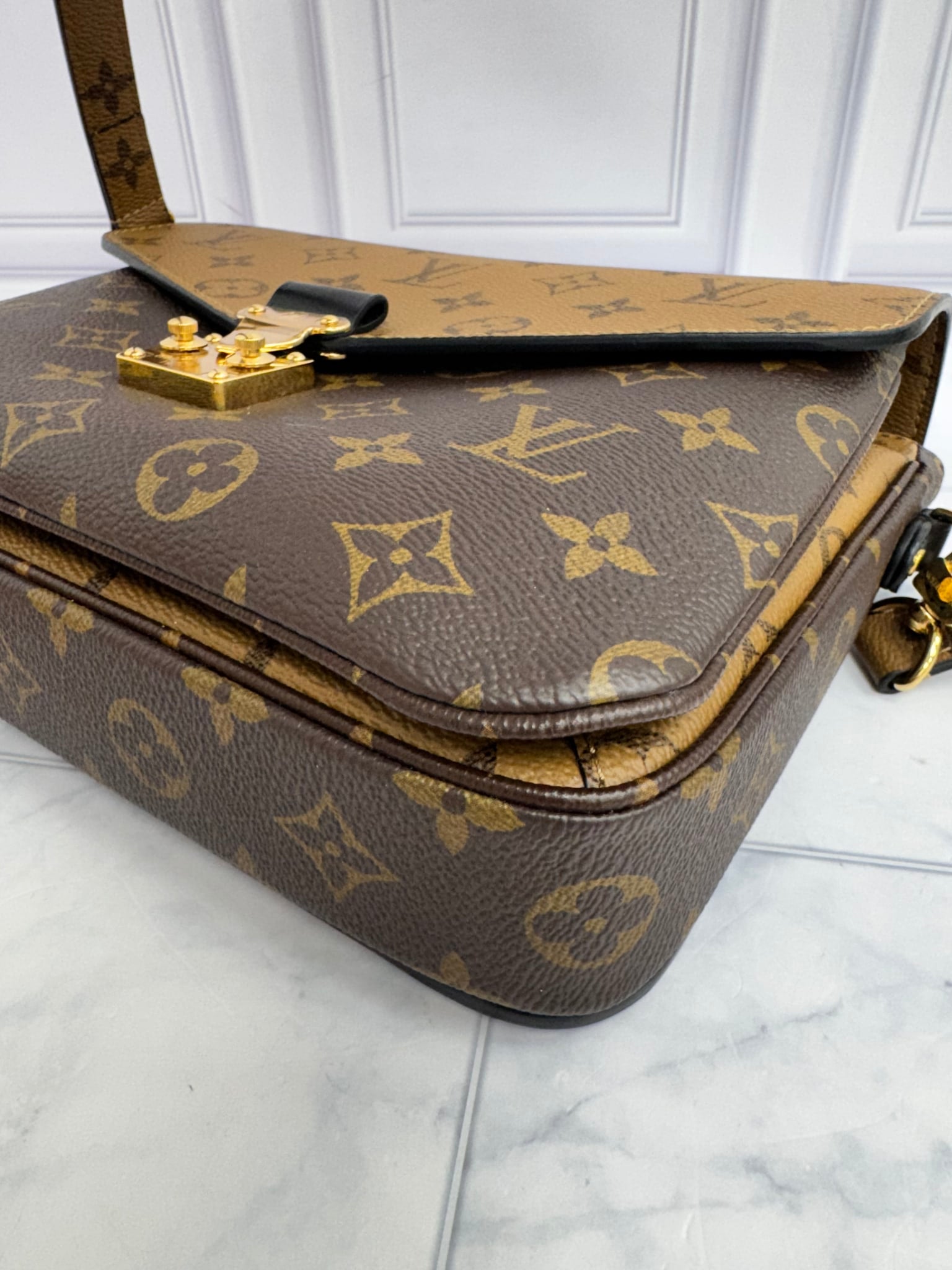 LIKE NEW - Louis Vuitton Reverse Monogram Giant Pochette Metis  