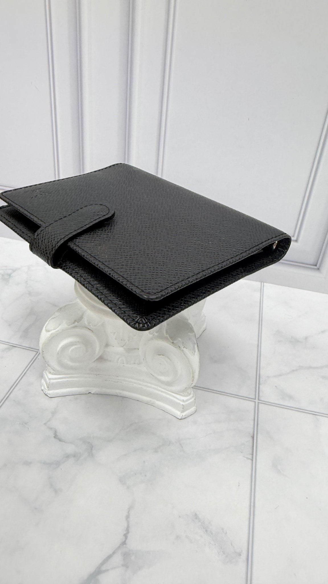 Louis Vuitton Black Taiga Passport Agenda PM