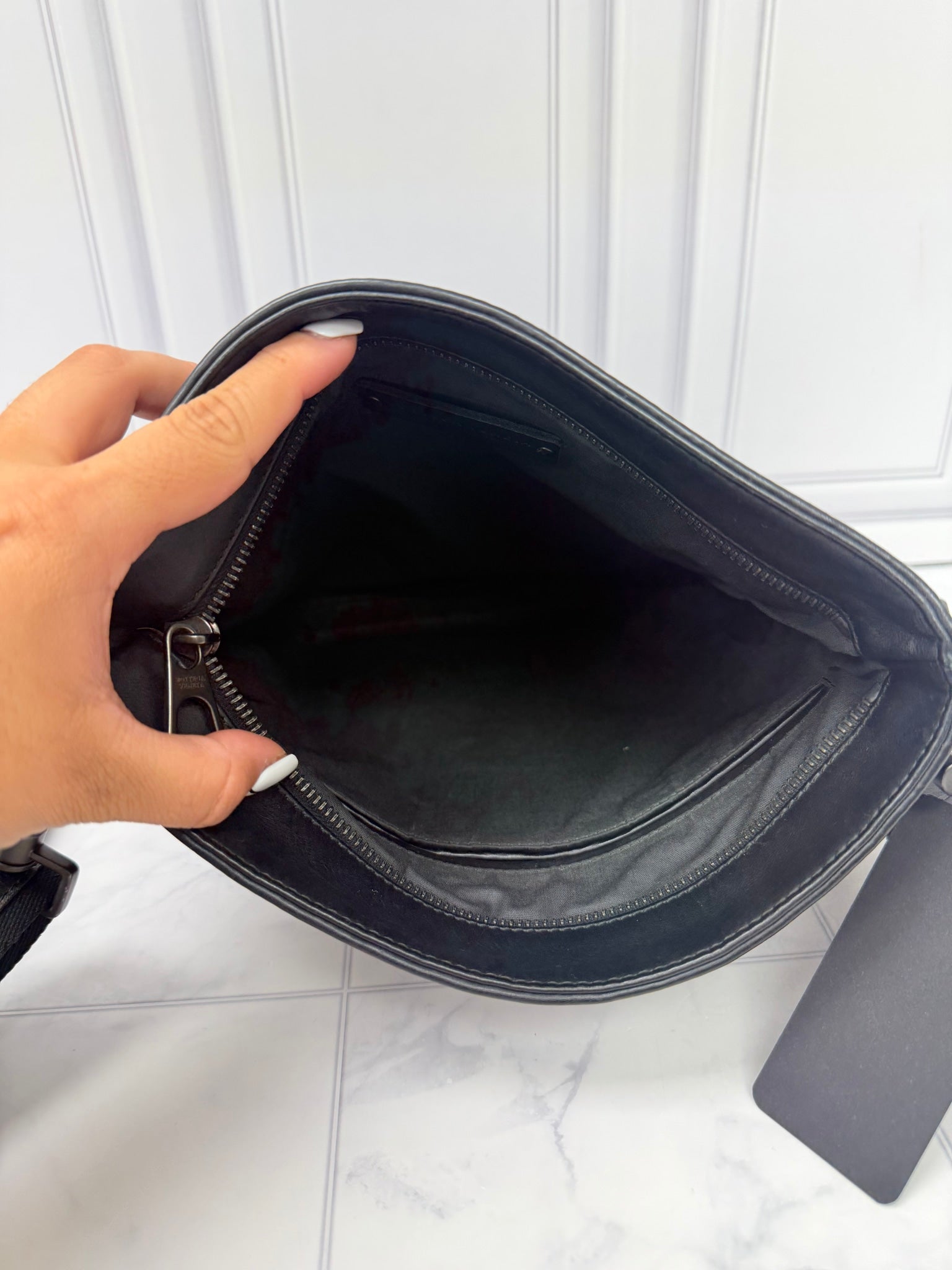 Bottega Veneta Black Intrecciato Leather Messenger Bag 