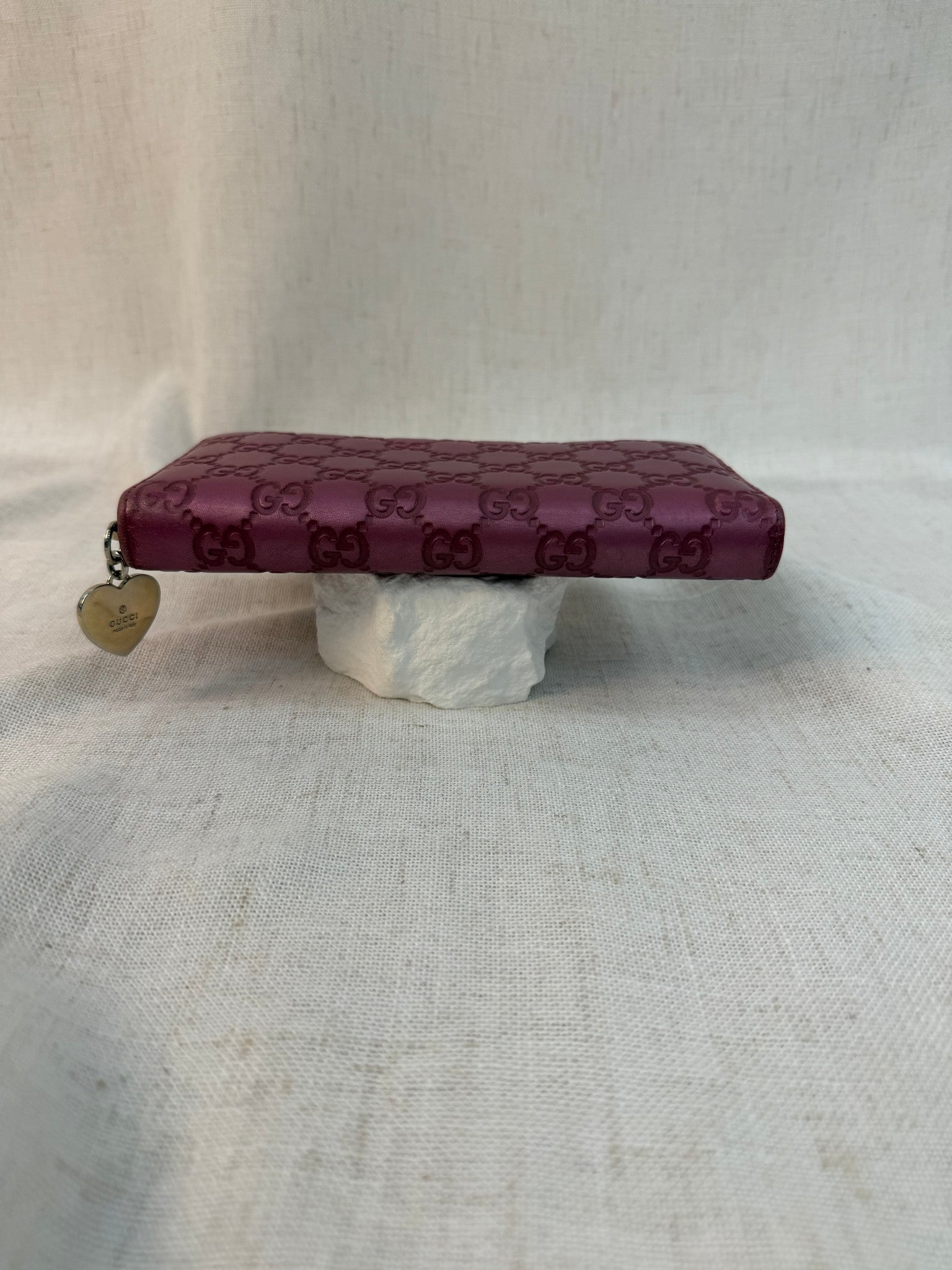 Gucci Metalic Pink Leather Guccissima GG Embossed Pink Zippy Wallet