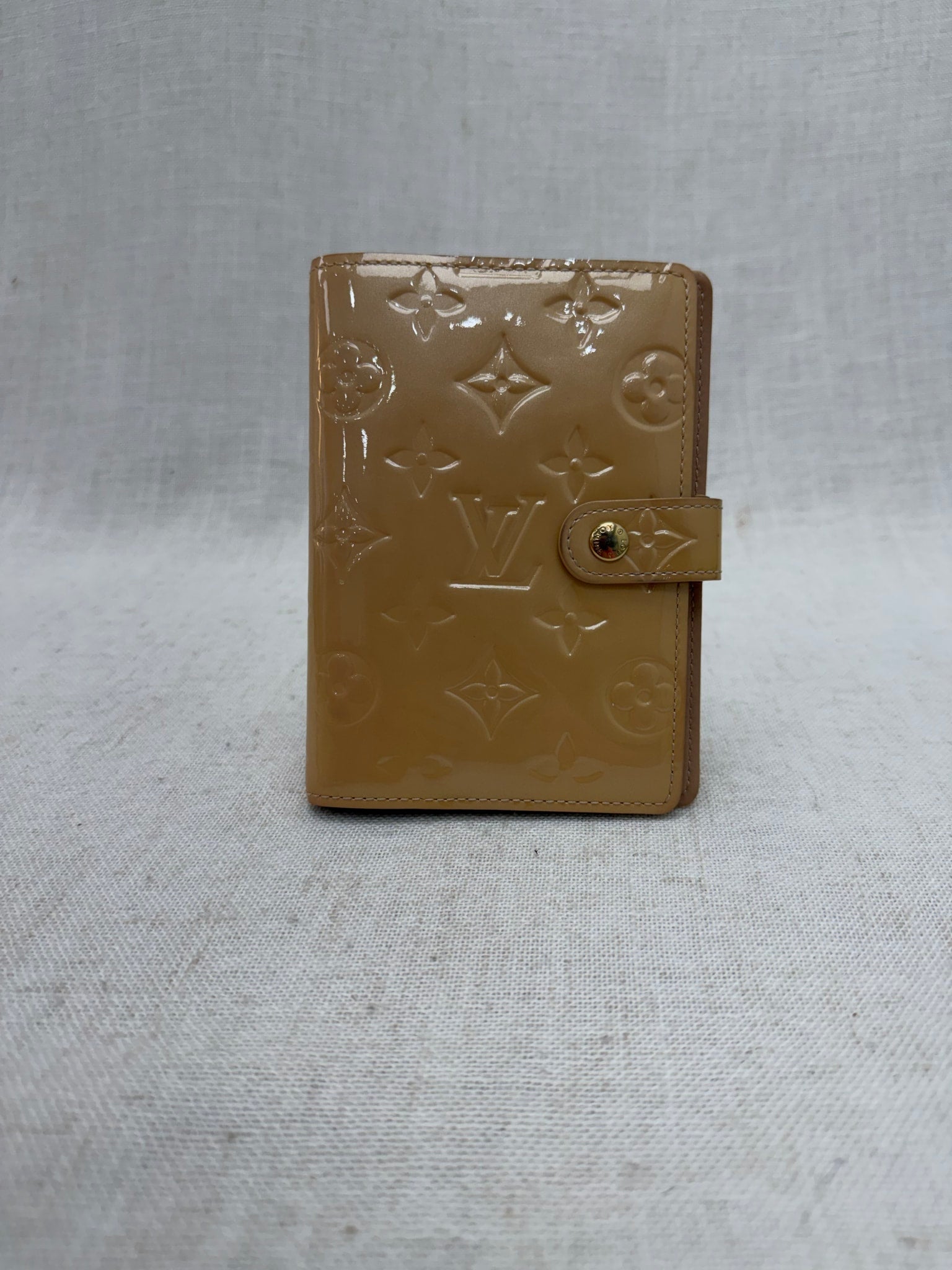 Louis Vuitton Beige Vernis Passport Agenda PM