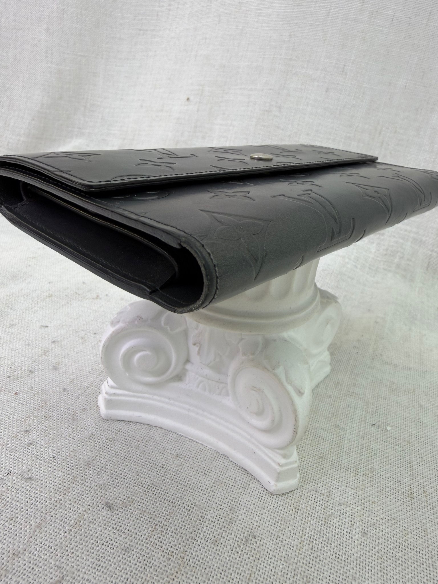 Louis Vuitton Grey Matte Vernis International Wallet