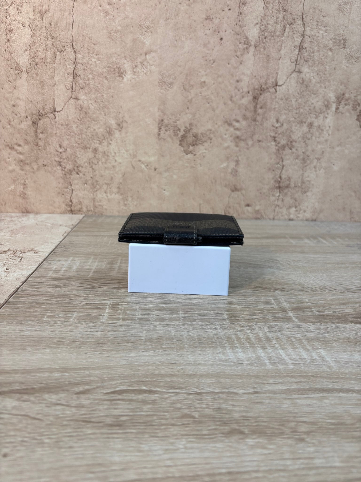 https://res.cloudinary.com/dyql5hig8/image/upload/v1758640937/y4esxw2vw4auwdelhqyc.jpg