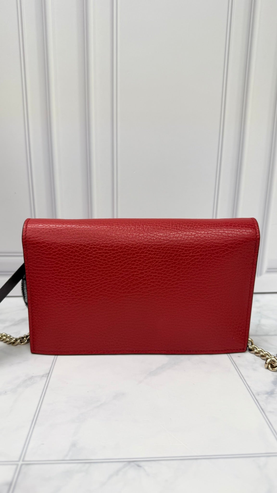 Gucci Red Grained Leather Interlocking G Wallet On A Chain