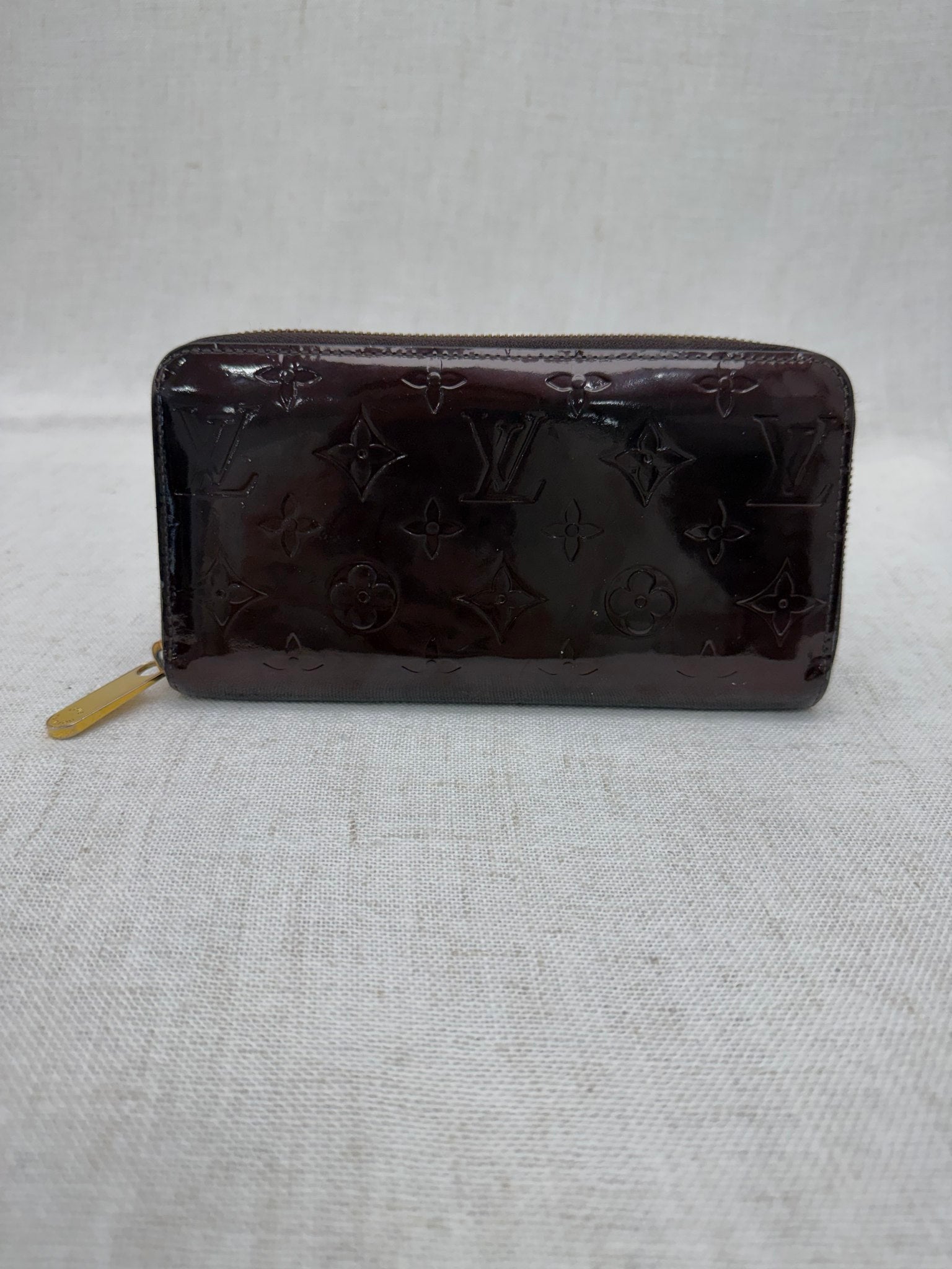 Louis Vuitton Amarante Vernis Zippy Wallet