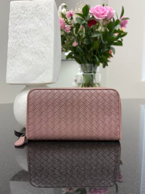 Bottega Veneta Dusty Mauve Intrecciato Leather Zippy Wallet