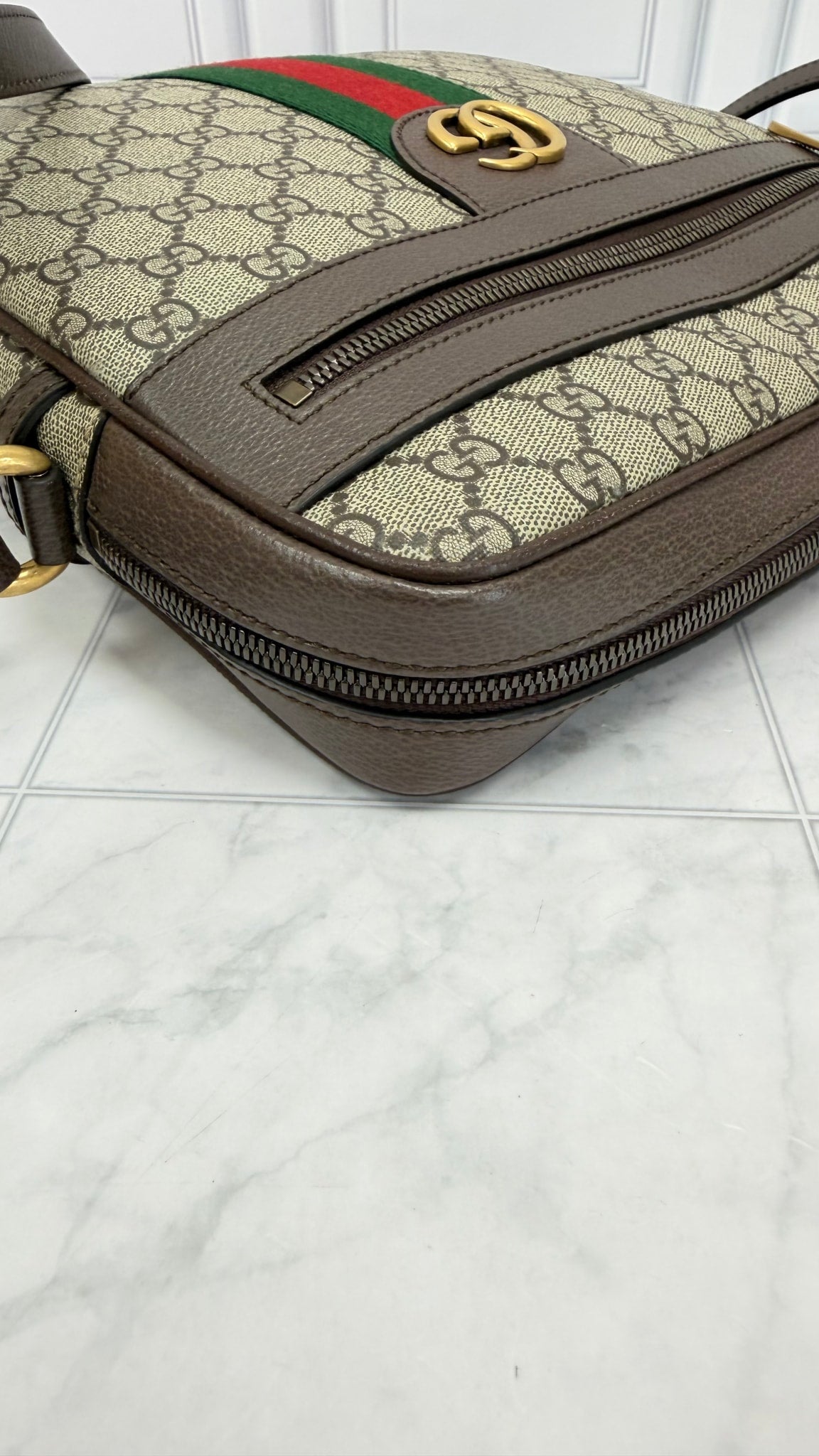 Gucci Brown GG Supreme Canvas Medium Ophidia Messenger Bag