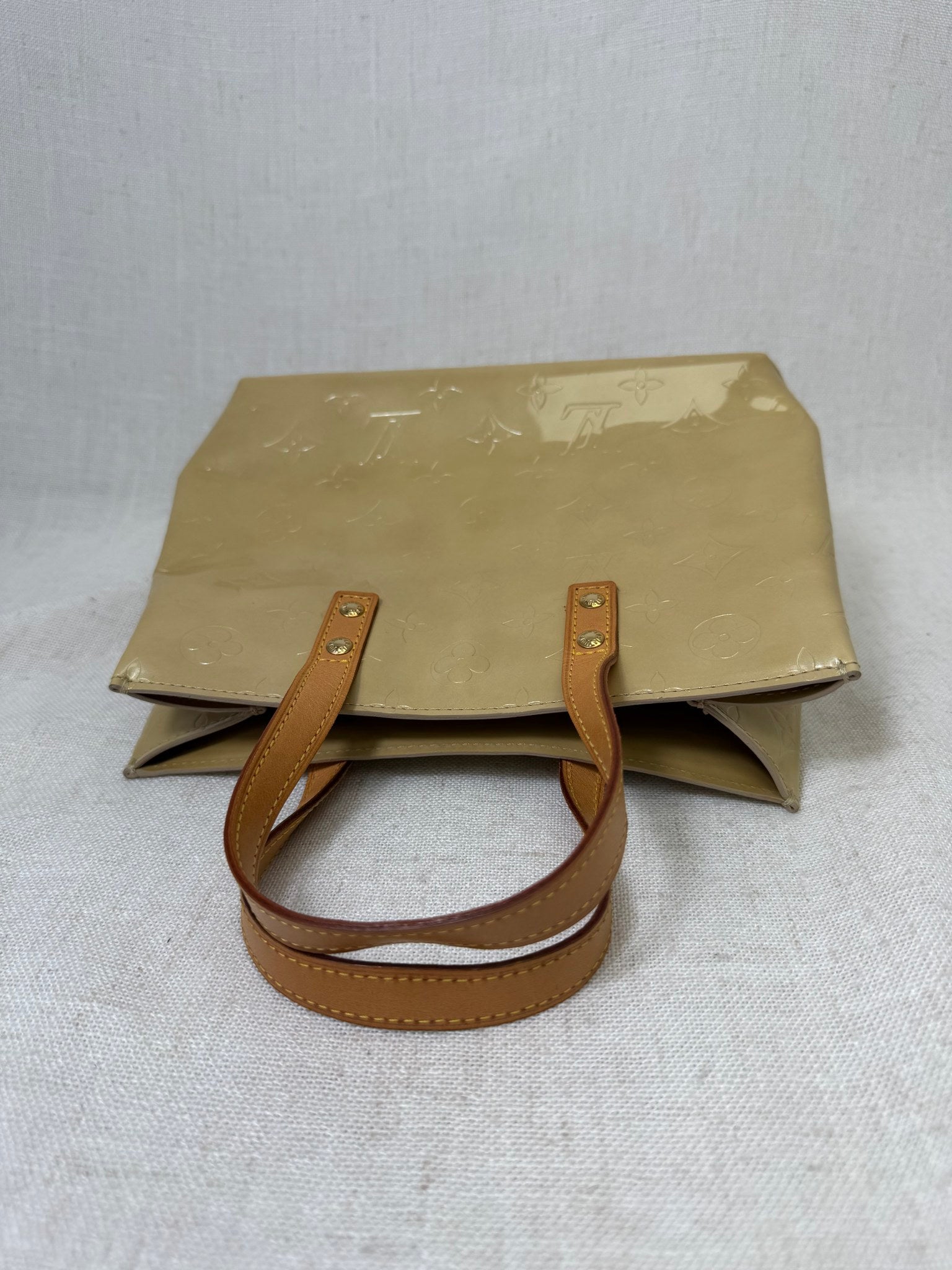 Louis Vuitton Beige Vernis Leather Reade PM Tote Bag