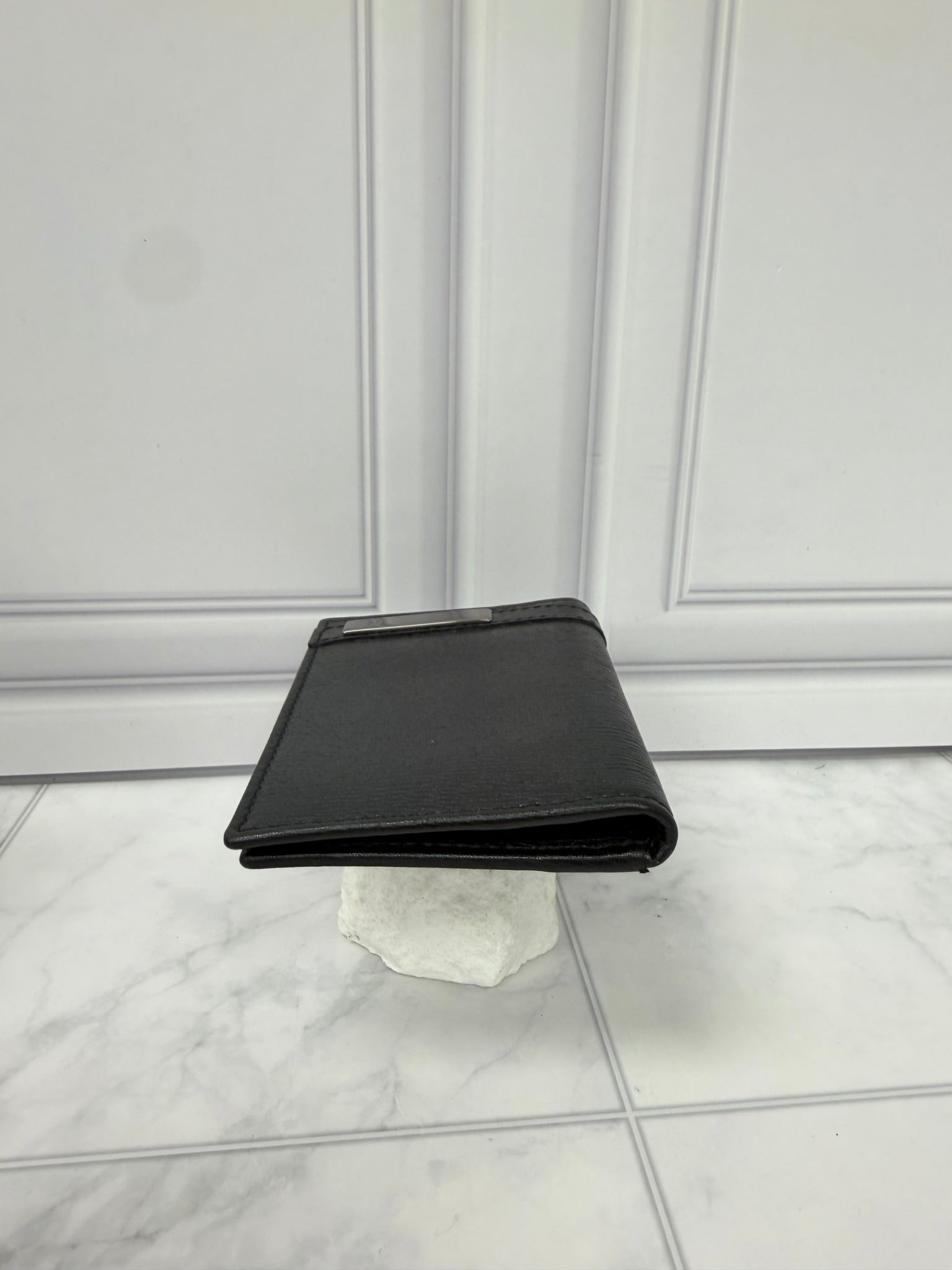 LIKE NEW - Gucci Black Leather Pocket Organizer 