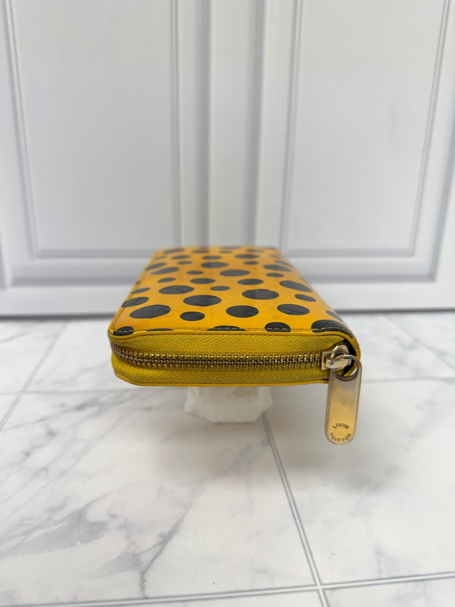 Louis Vuitton Monogram x Kusama Yellow And Black Vernis Leather Infinity Dot Zippy Wallet 