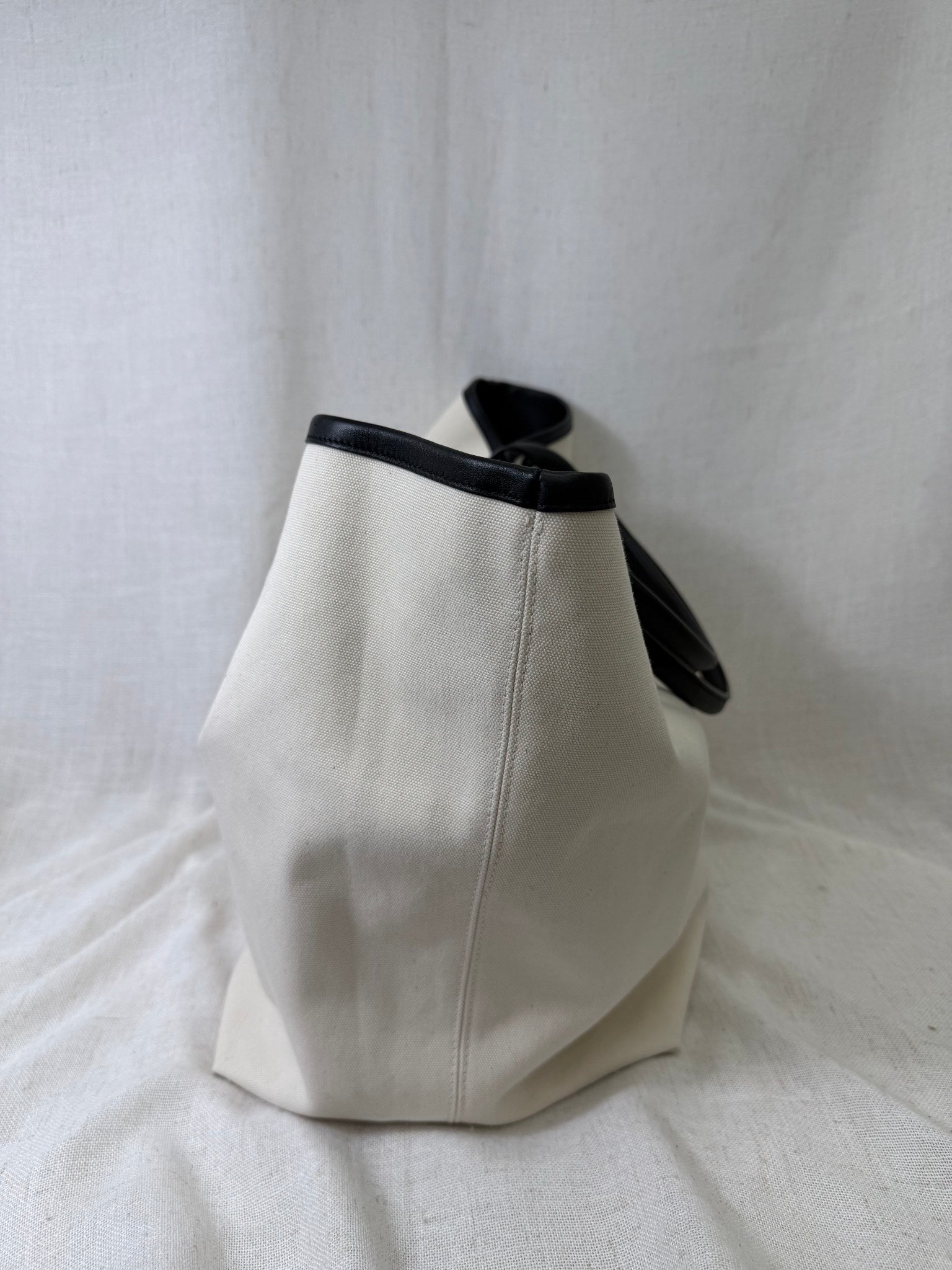 Balenciaga Cream Cotton Canvas With Leather Trim Cities Paris Jumbo Tote Bag 