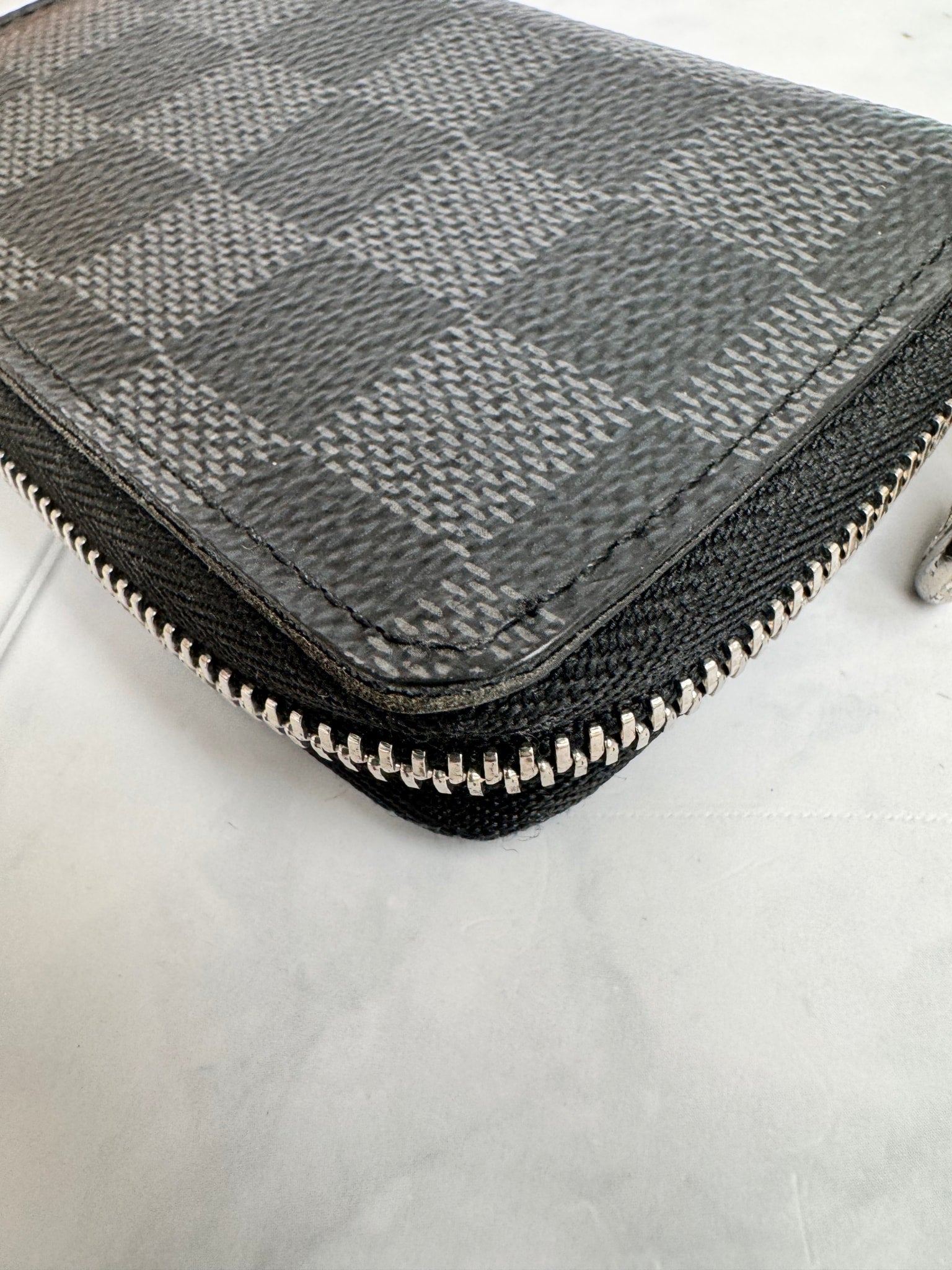 Louis Vuitton Damier Graphite Zippy Coin Wallet
