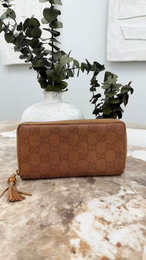 Gucci Brown Embossed GG Grained Leather Bamboo Zippy Wallet