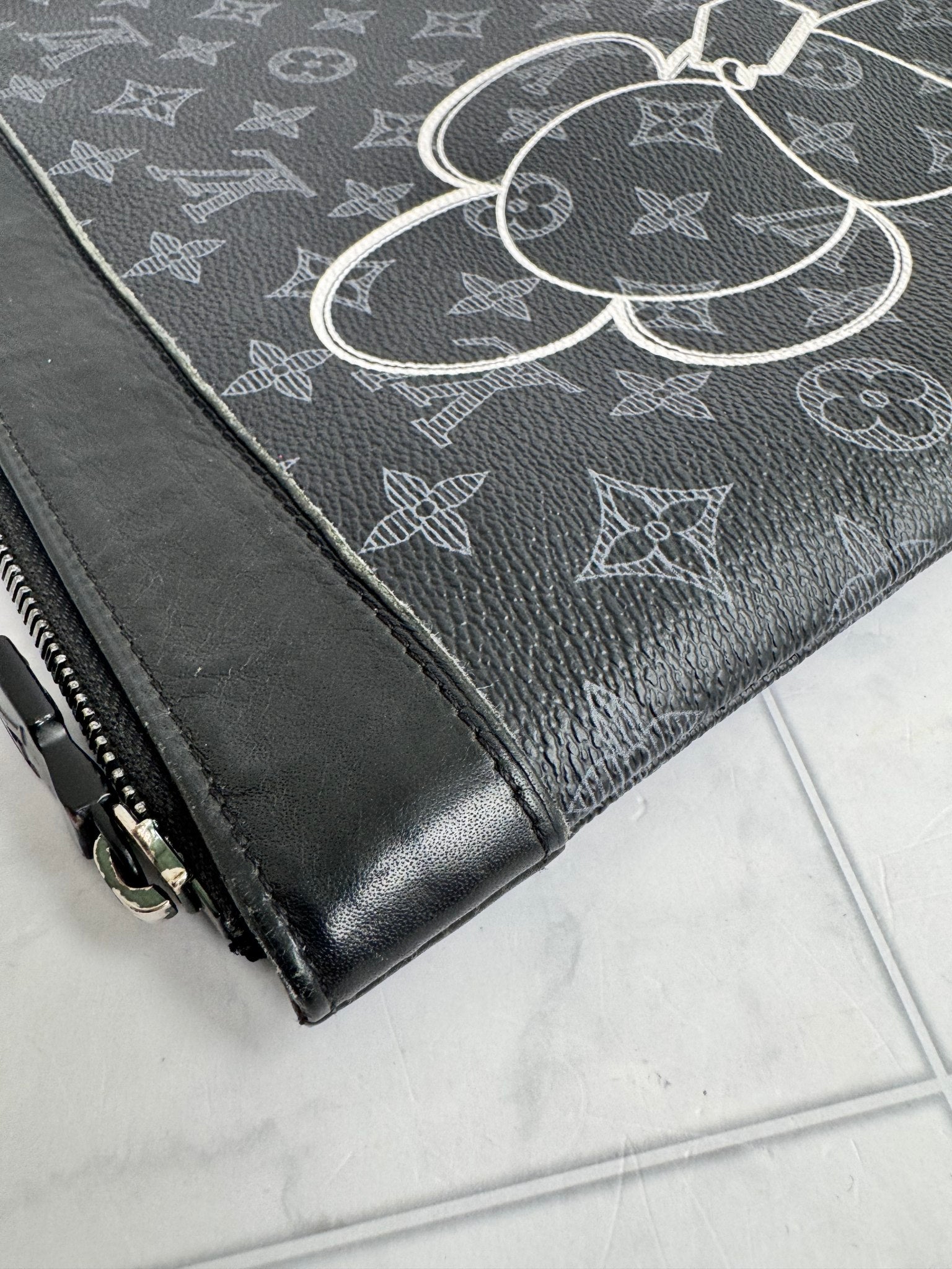 Louis Vuitton Monogram Eclipse Vivienne Pochette Apollo GM