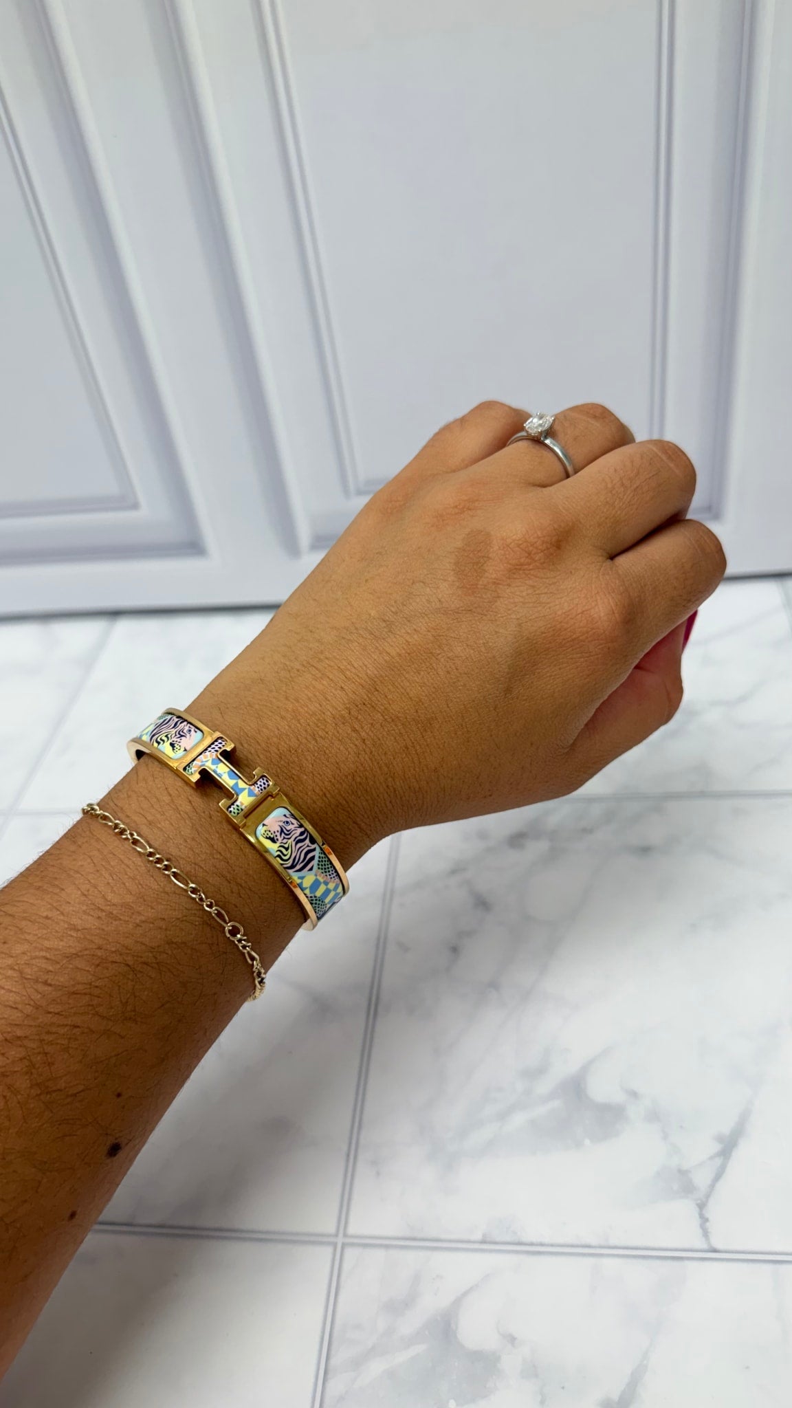 Hermes Gold Plated Multicolor Enamel Lanternes Ballons Et Cocardes Clic H Bracelet 