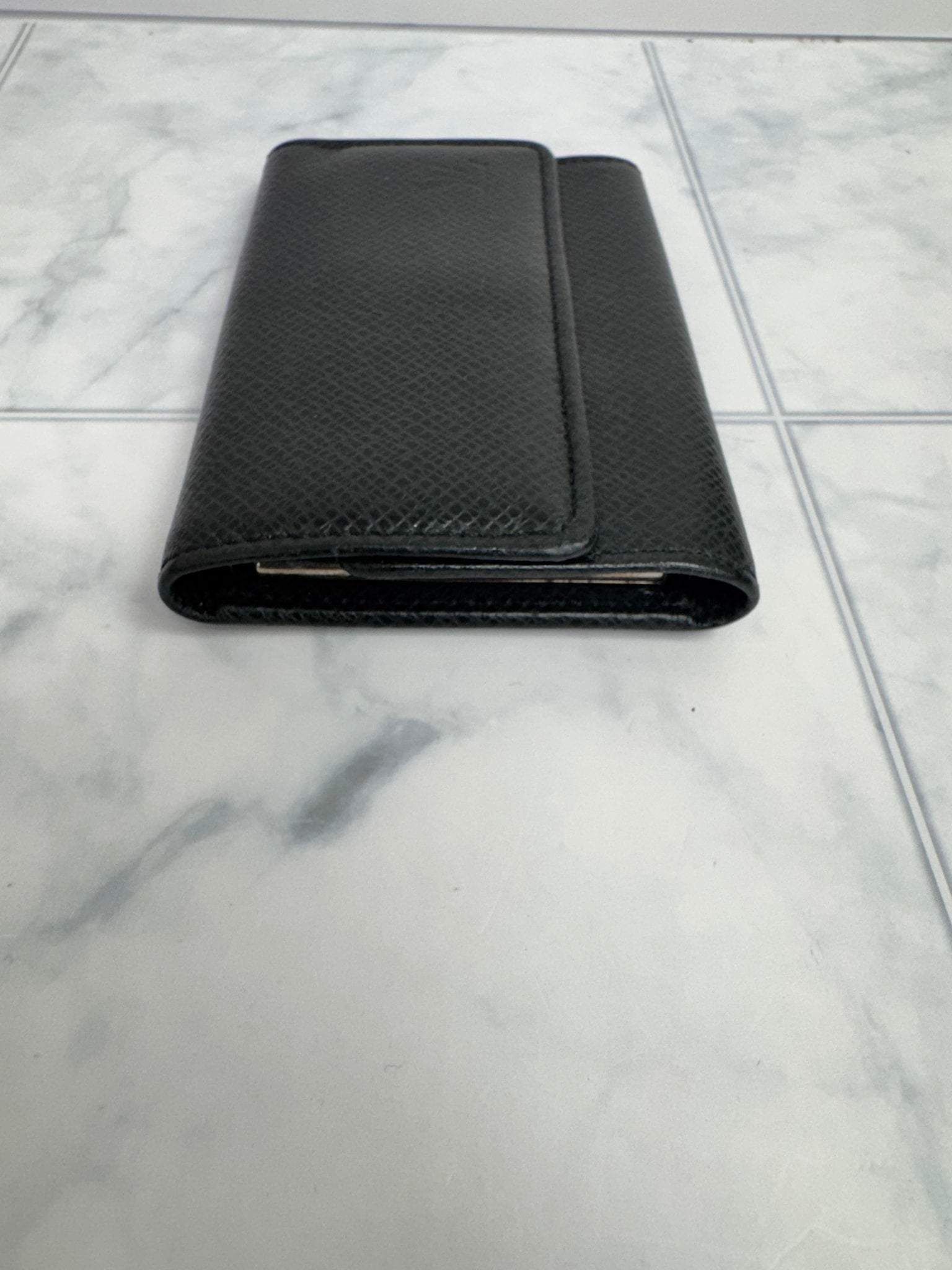 Louis Vuitton Black Taiga Leather 6 Ring Key Case